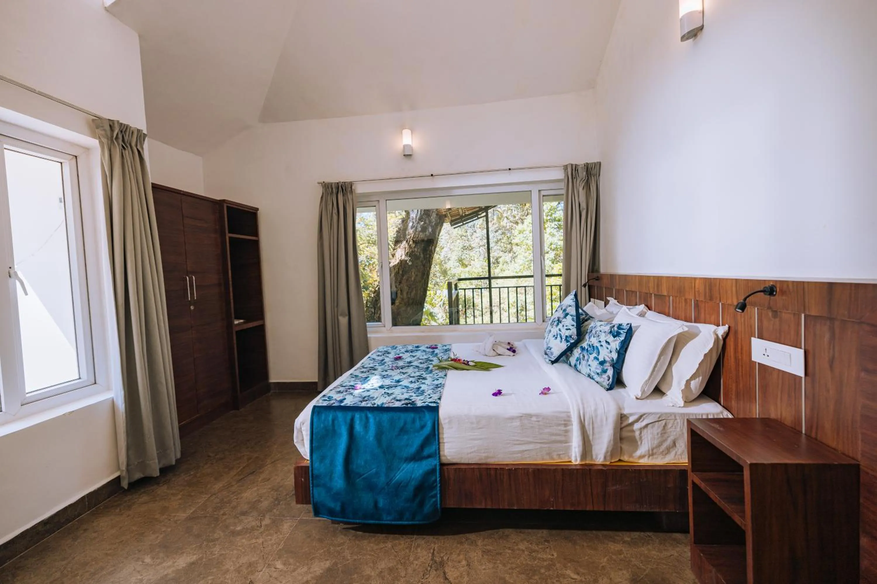 Bed in Elixir Woods Luxury Resort And Spa, Munnar