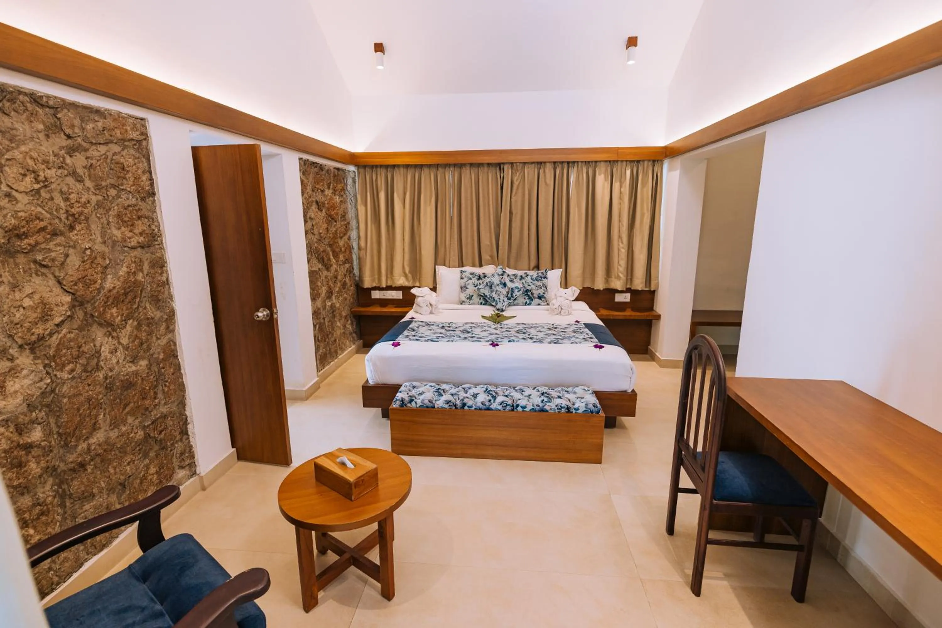 Bedroom, Bed in Elixir Woods Luxury Resort And Spa, Munnar