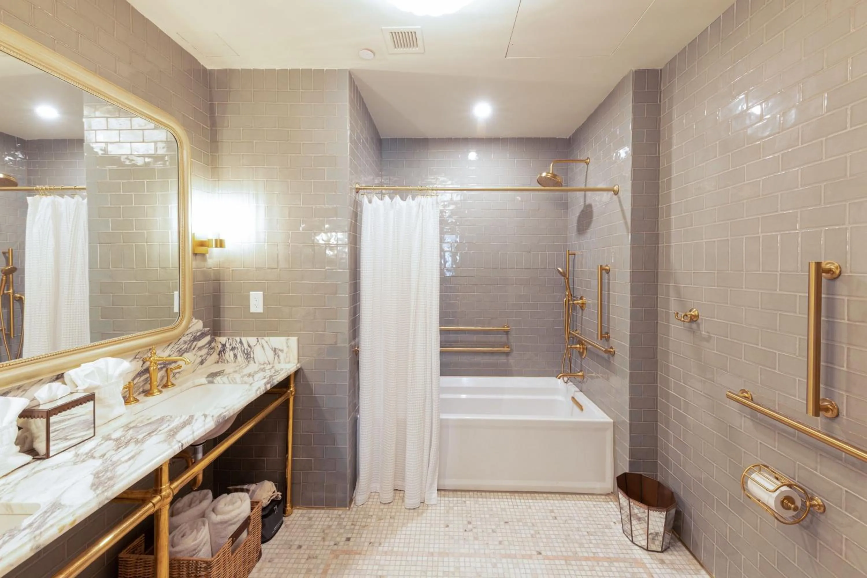 Photo of the whole room in Hotel Cleo, Knoxville Downtown, a Tribute Portfolio Hotel