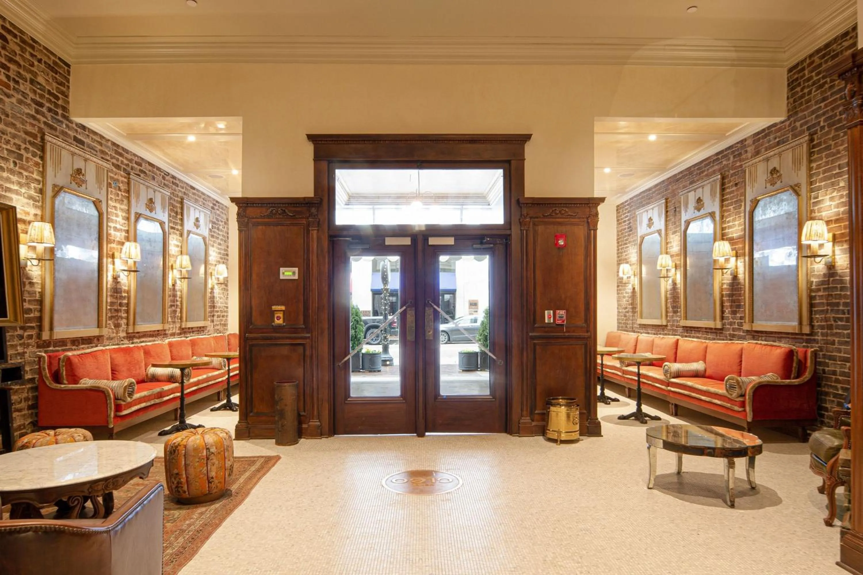 Lobby or reception in Hotel Cleo, Knoxville Downtown, a Tribute Portfolio Hotel