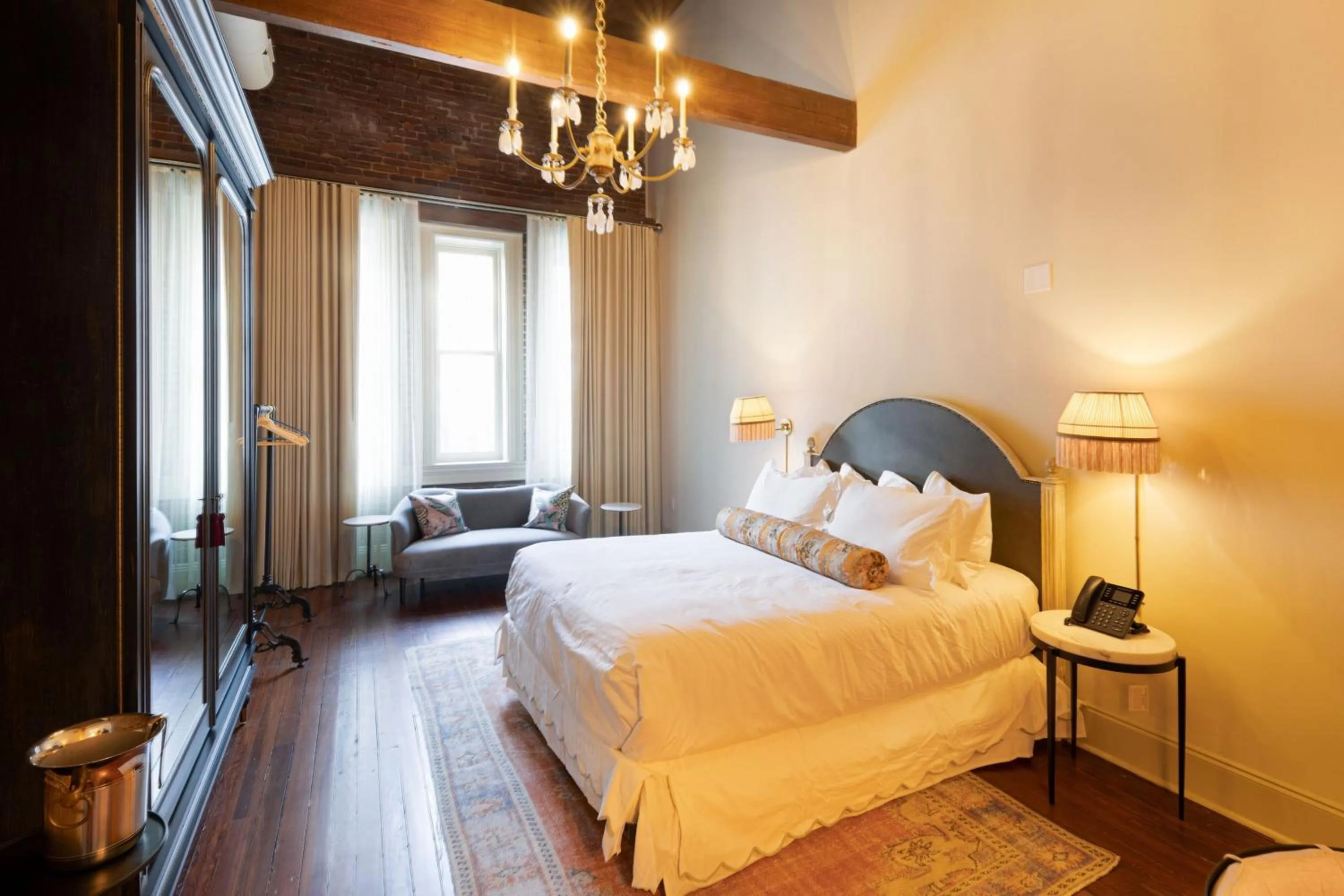 Bedroom, Bed in Hotel Cleo, Knoxville Downtown, a Tribute Portfolio Hotel