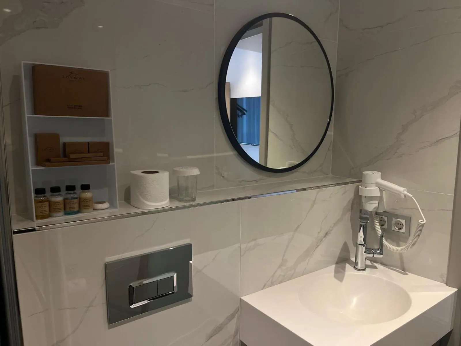 Shower in Joyway Hotels Istanbul Sultanahmet