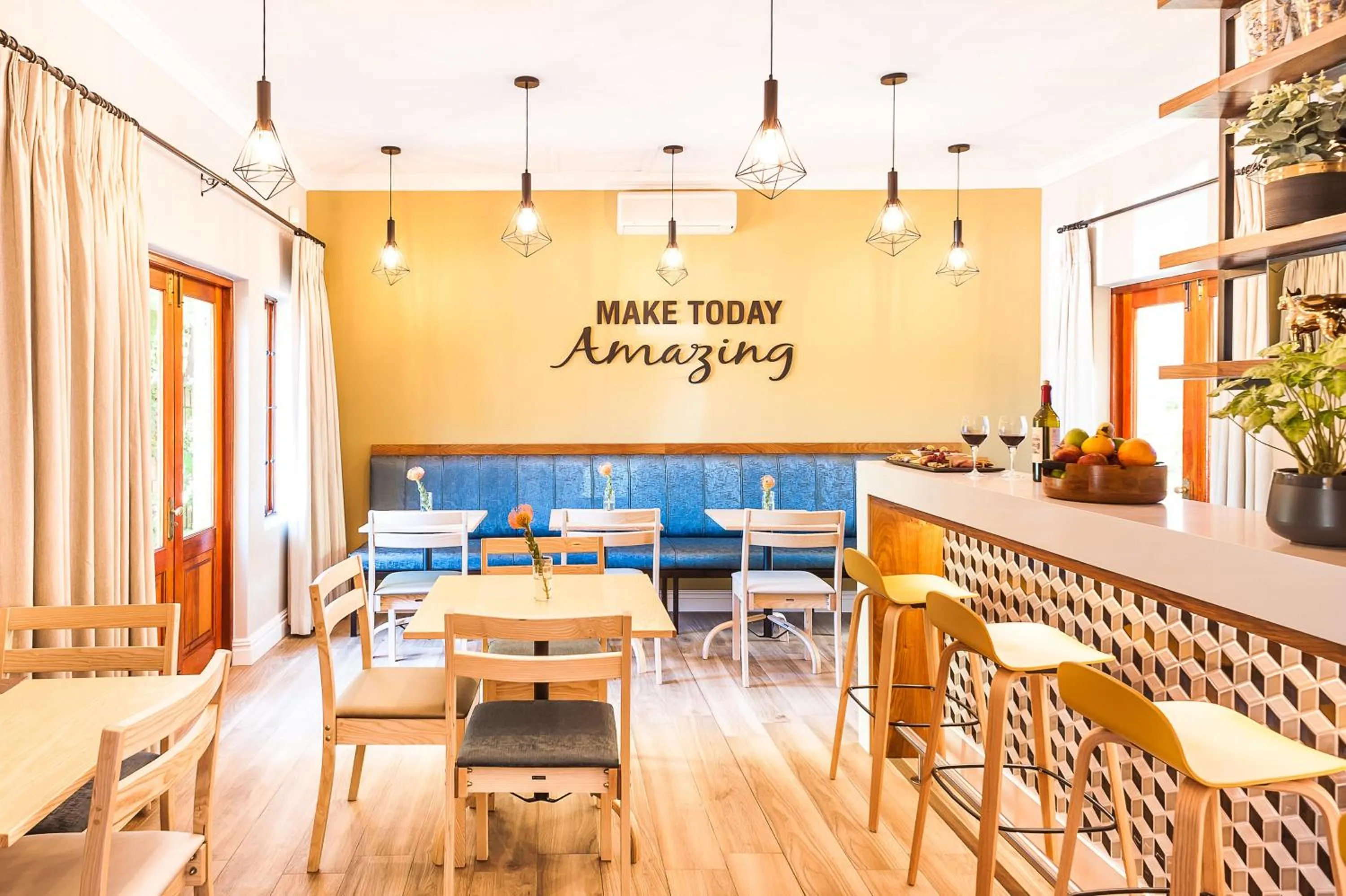 Communal lounge/ TV room in Evertsdal Guesthouse