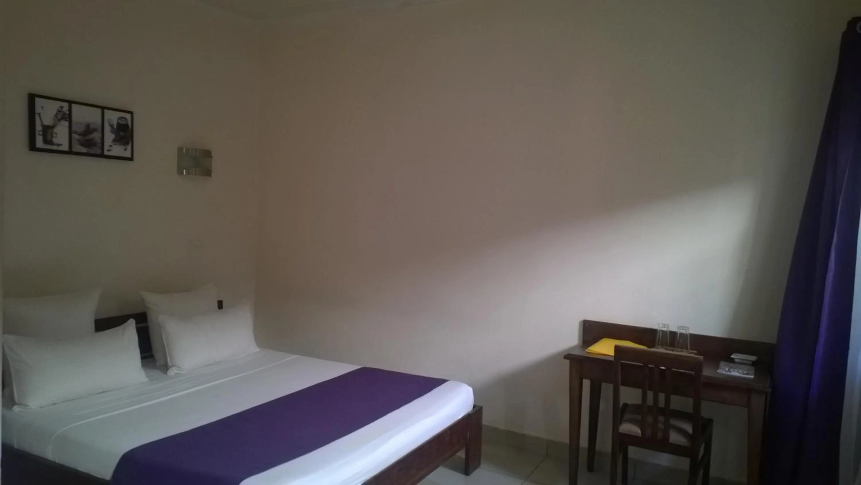 Hotel H1