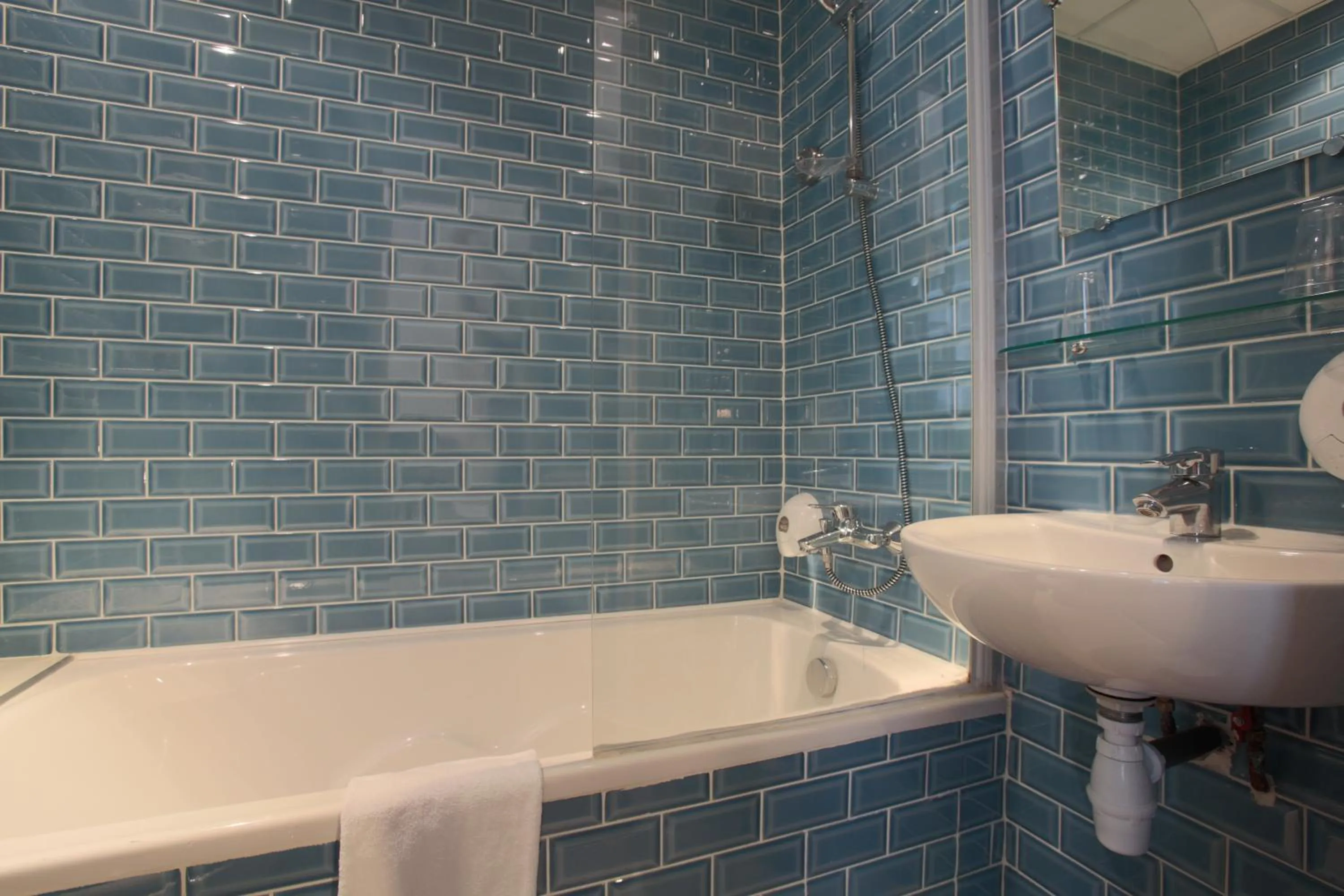 Bathroom in Grand Hotel du Loiret