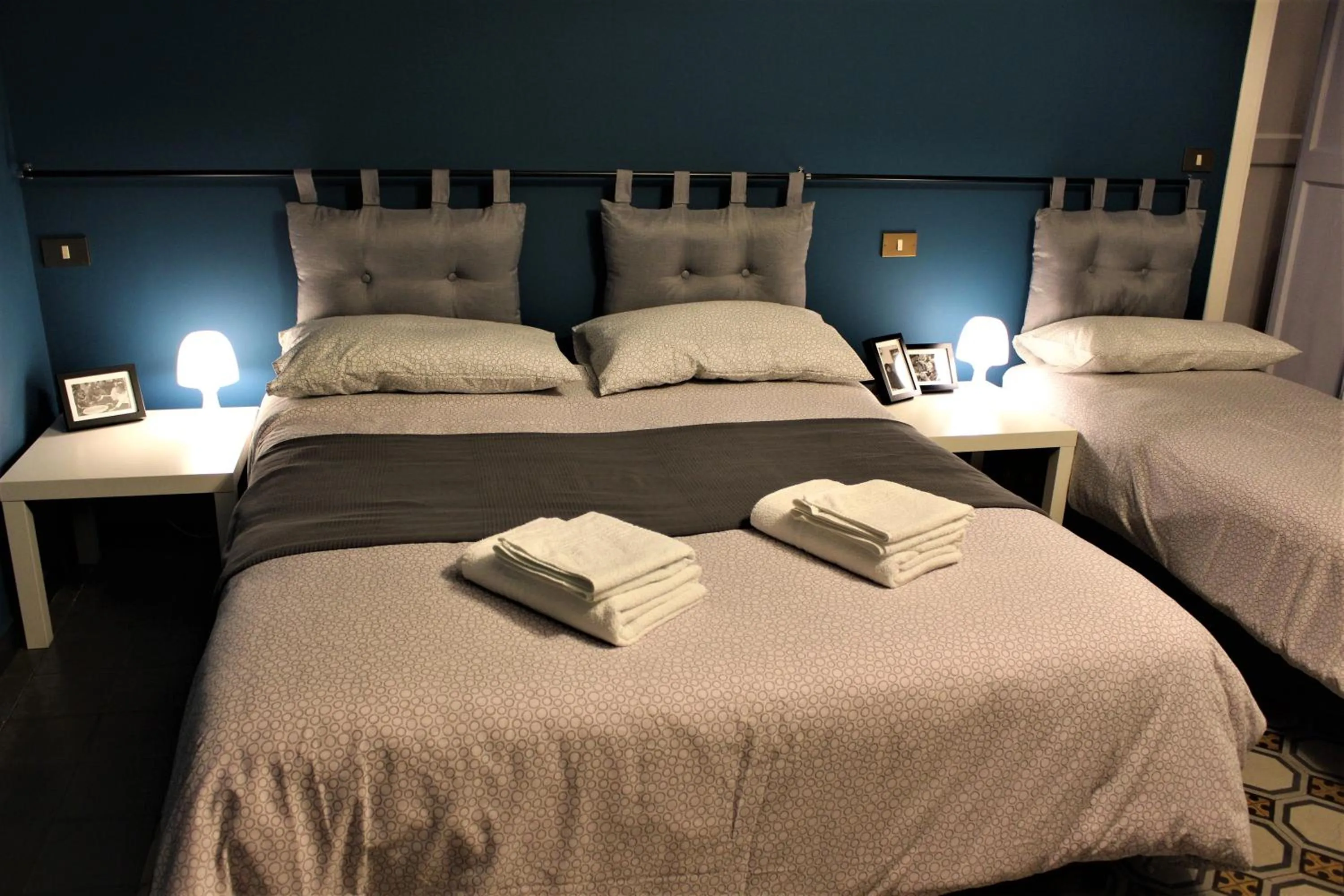 Photo of the whole room, Bed in La Via delle Biciclette