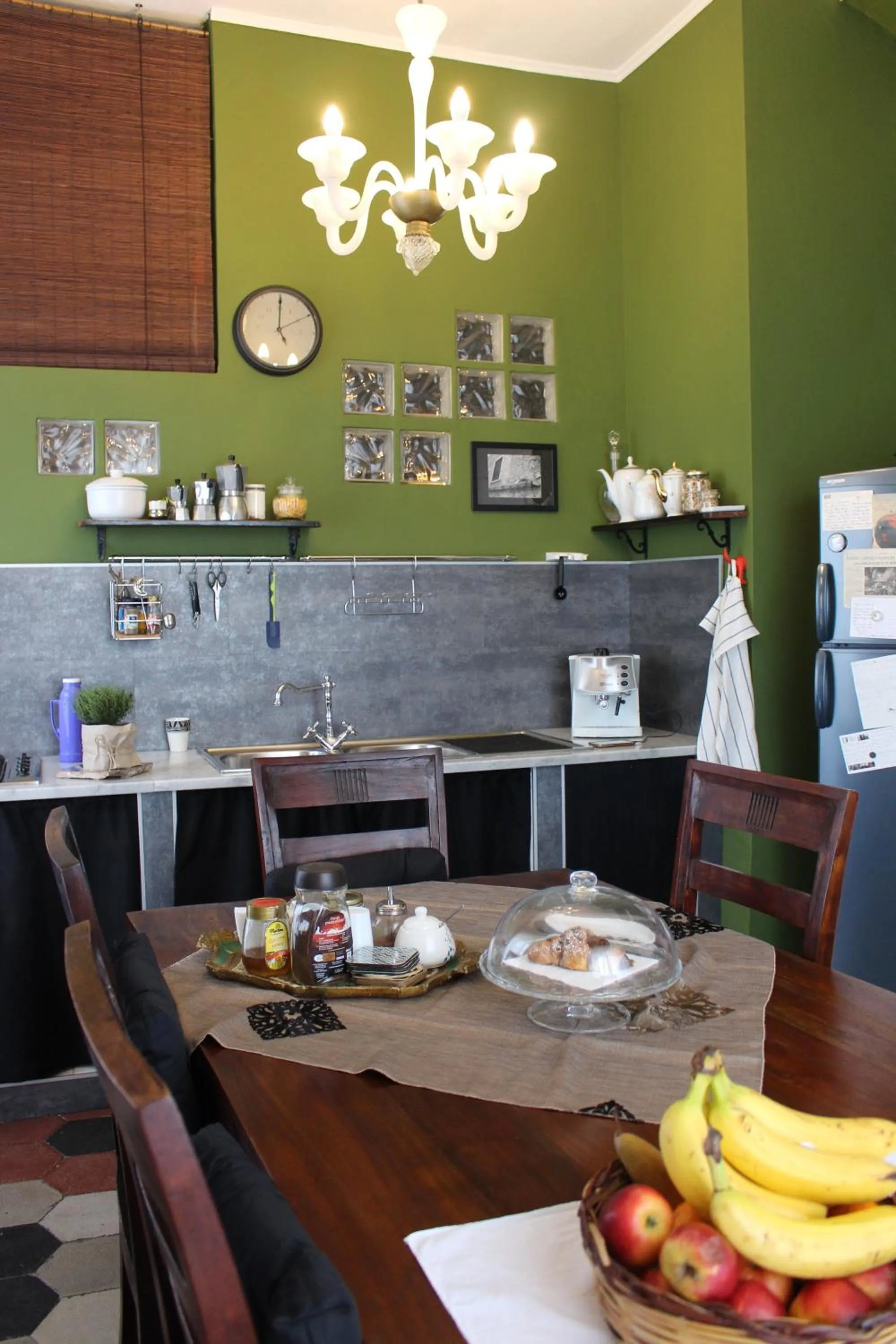 Kitchen or kitchenette in La Via delle Biciclette