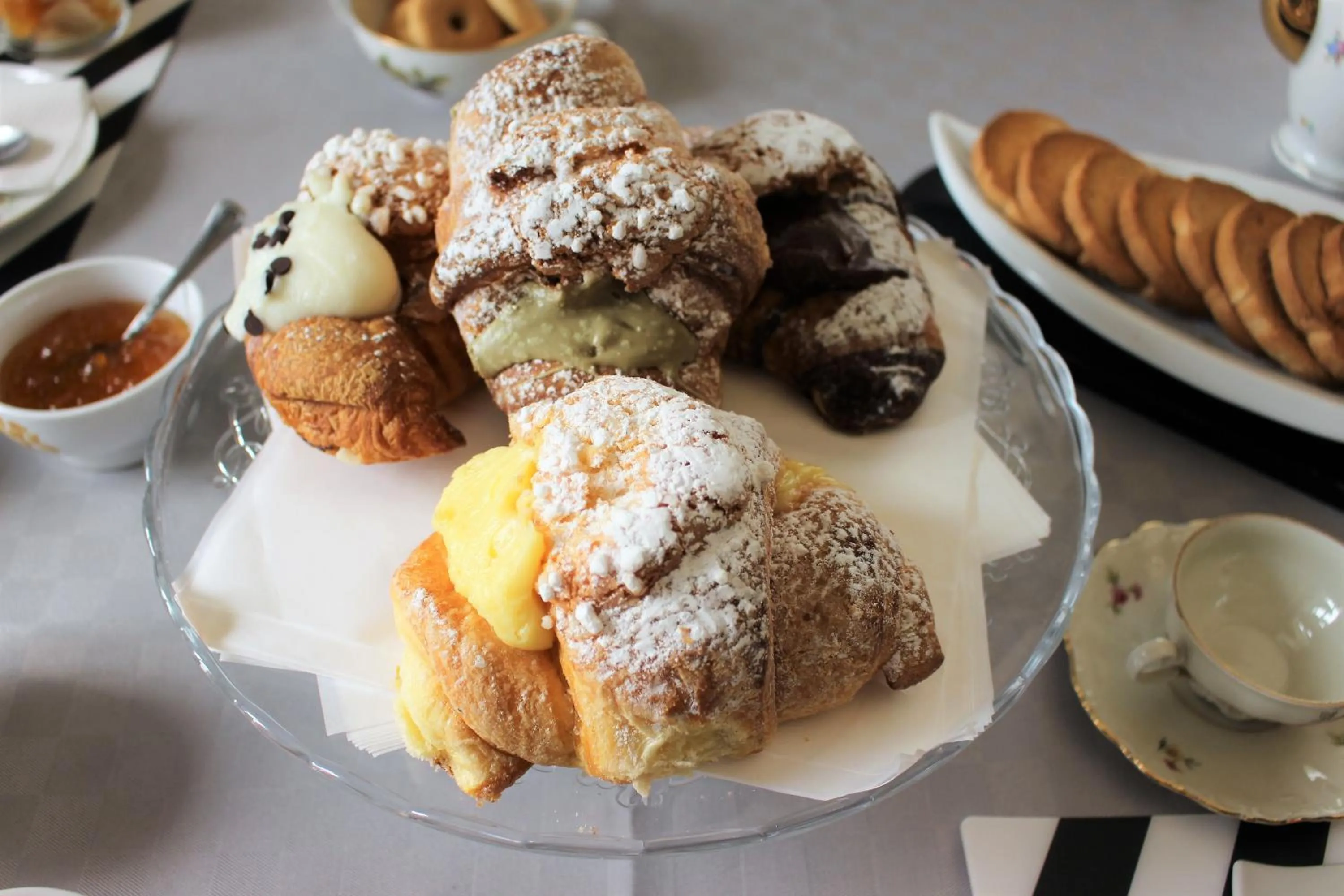 Communal kitchen in La Via delle Biciclette