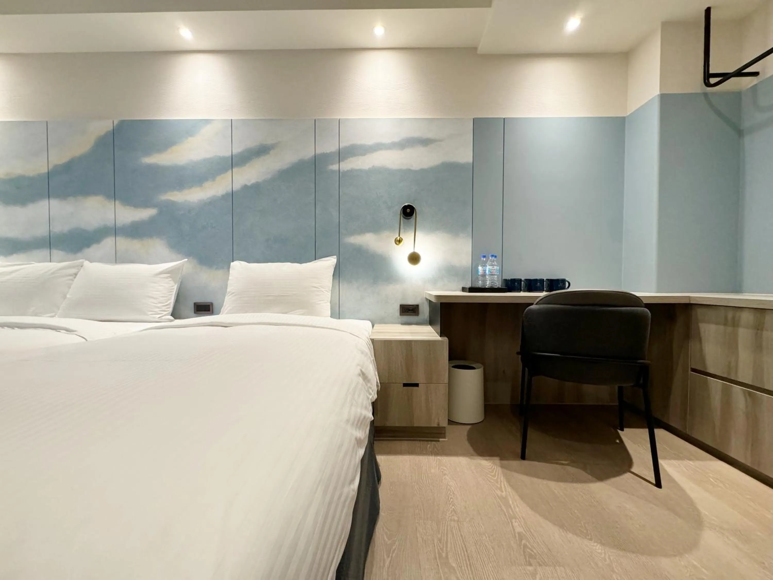 Photo of the whole room, Bed in Joie de Inn