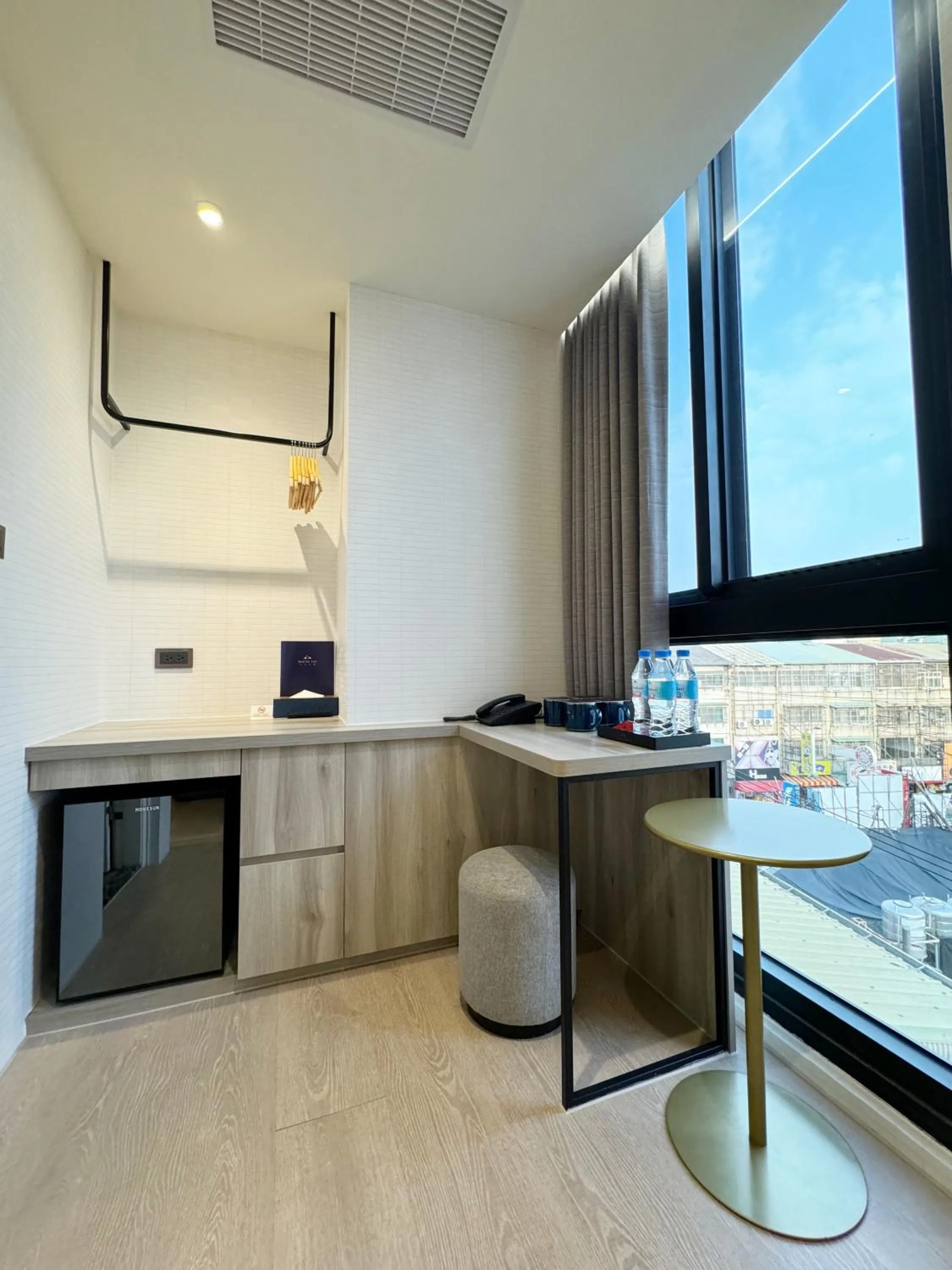 Photo of the whole room in Joie de Inn