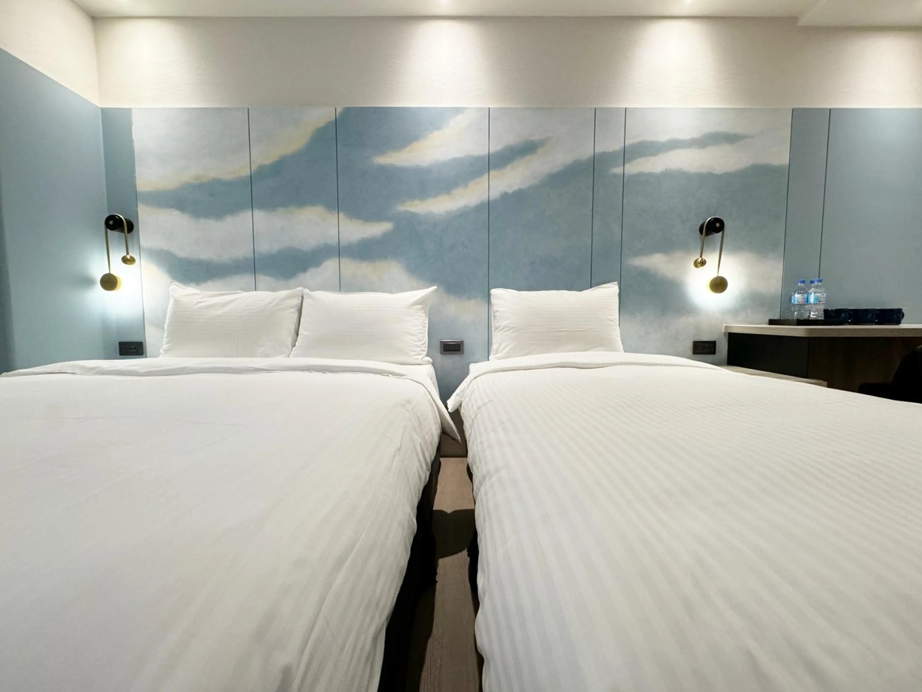 Photo of the whole room, Bed in Joie de Inn