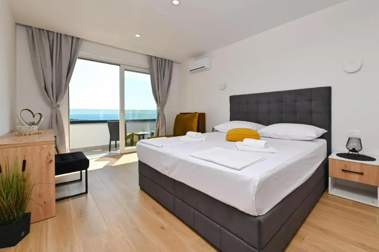 Deluxe Triple Room in Boutique Hotel IVY'Z Deluxe Triple Room in Boutique Hotel IVY'Z