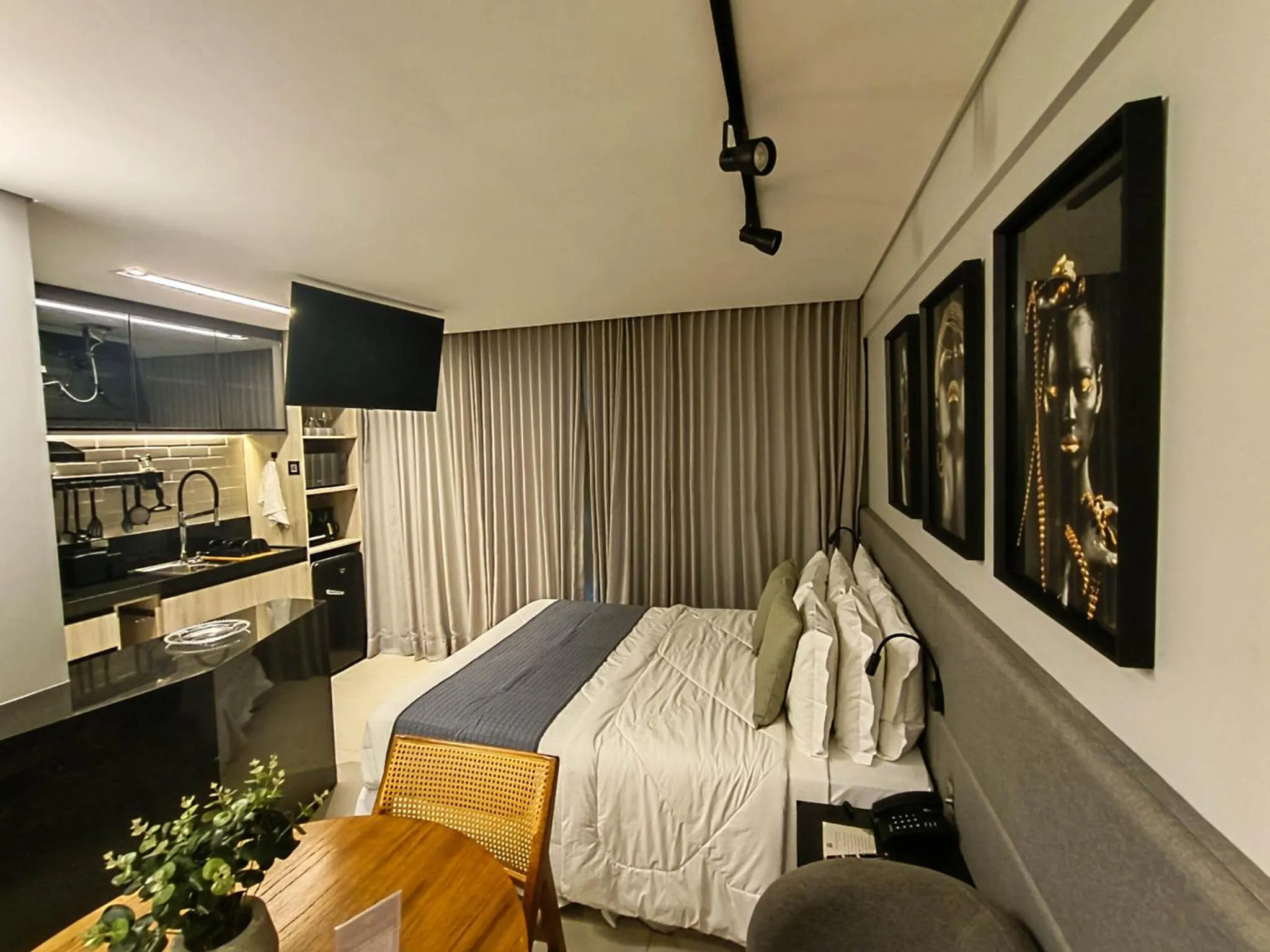 Bedroom, Bed in RN Studio Premium