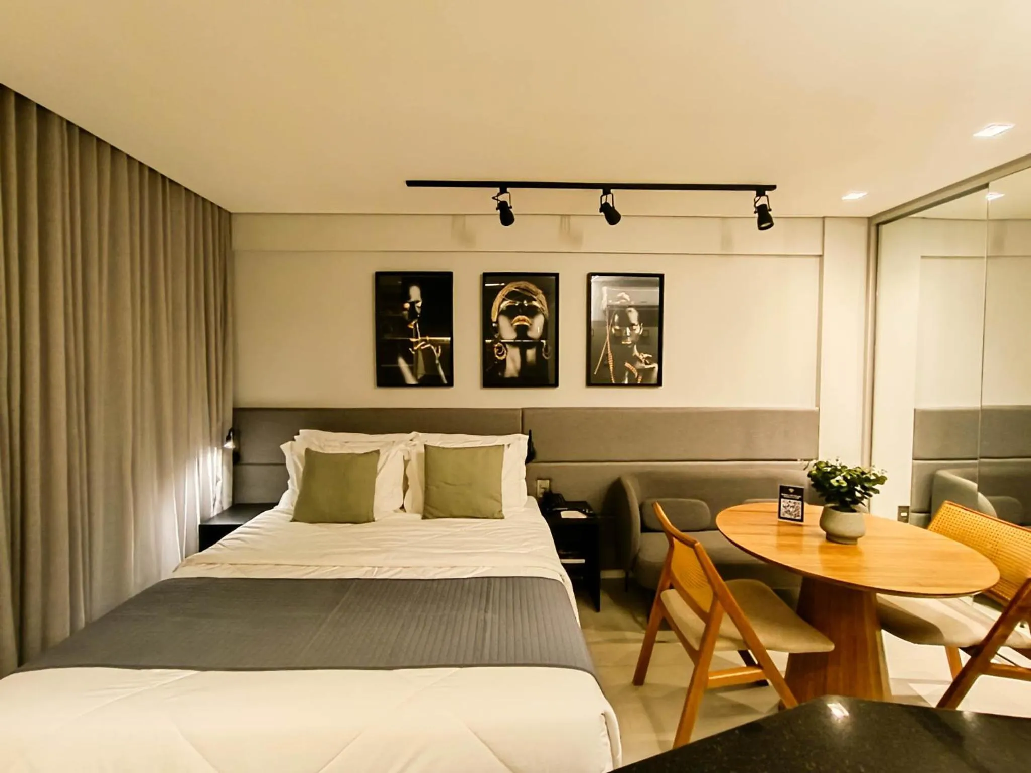 Bedroom, Bed in RN Studio Premium