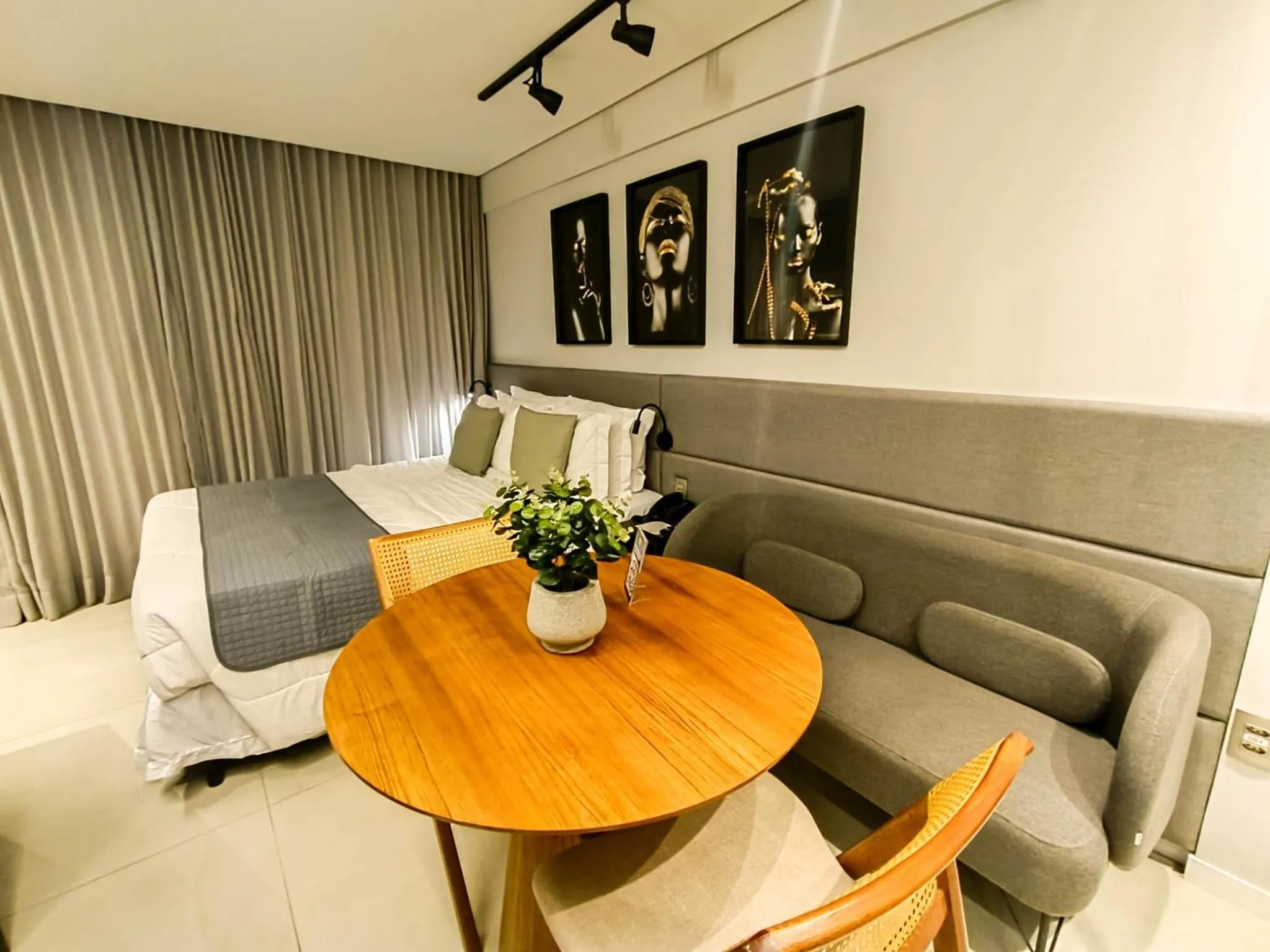 Bedroom, Bed in RN Studio Premium