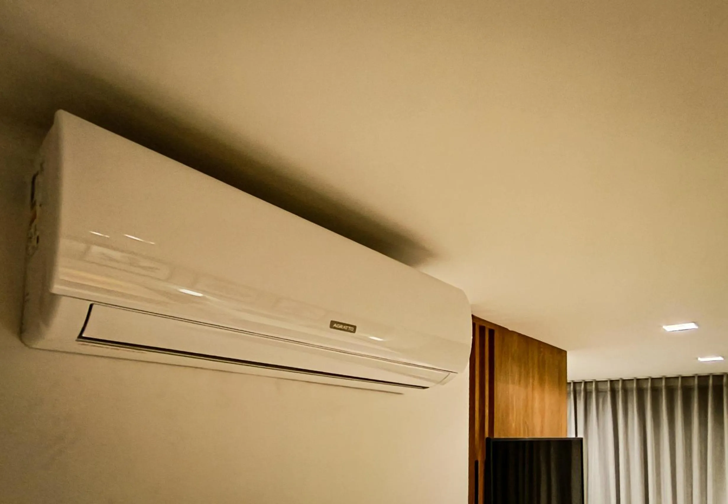 air conditioner in RN Studio Premium