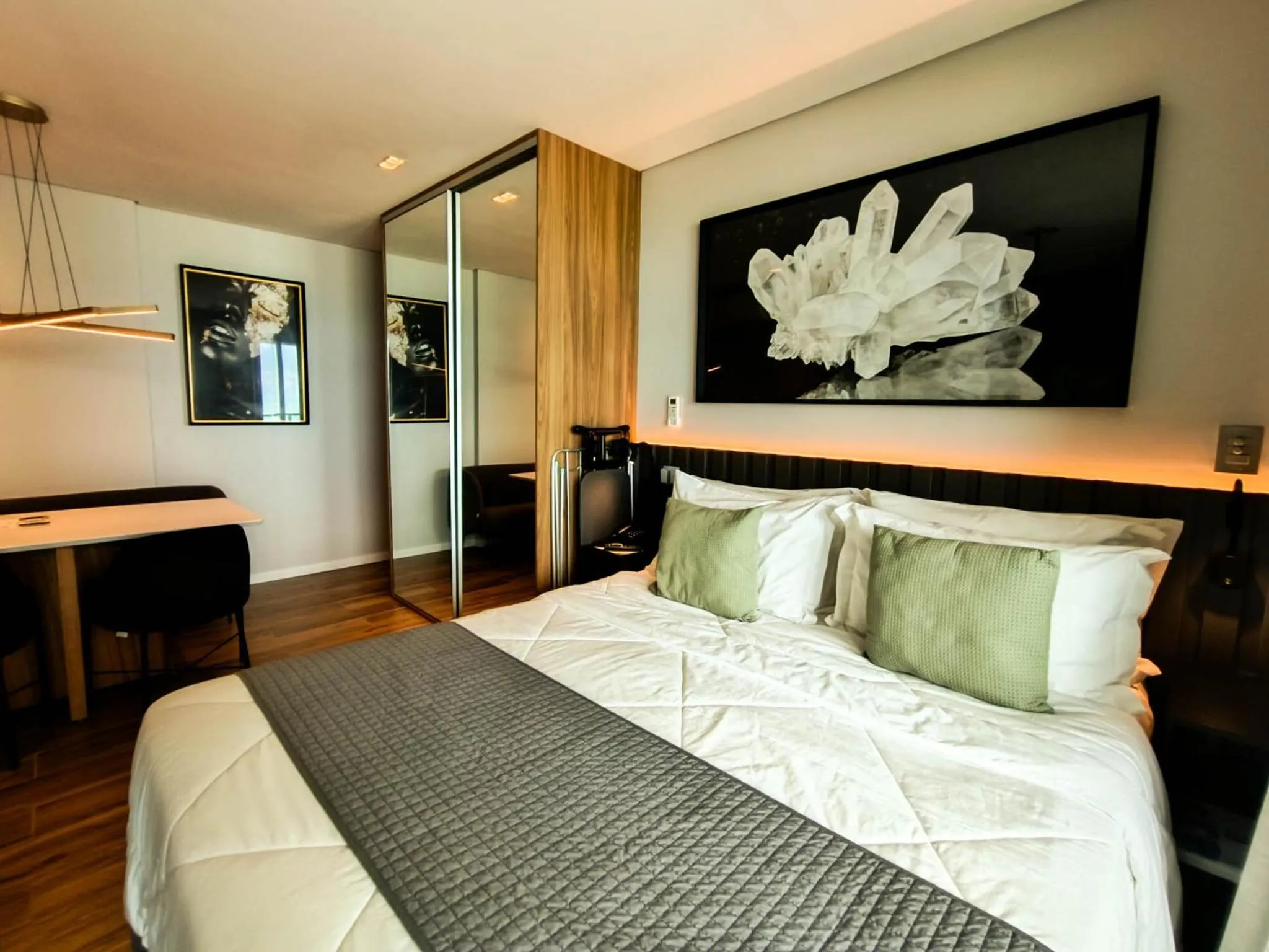 Bedroom, Bed in RN Studio Premium