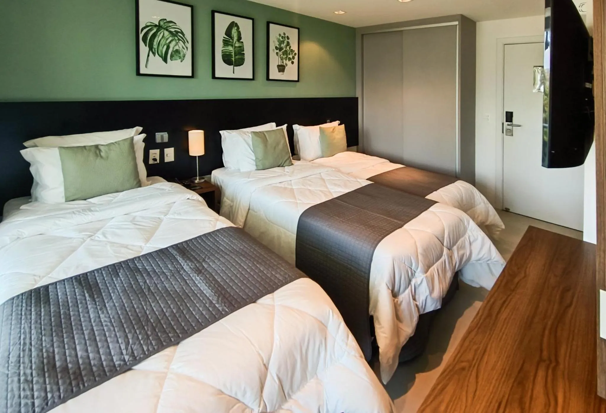 Photo of the whole room, Bed in RN Studio Premium