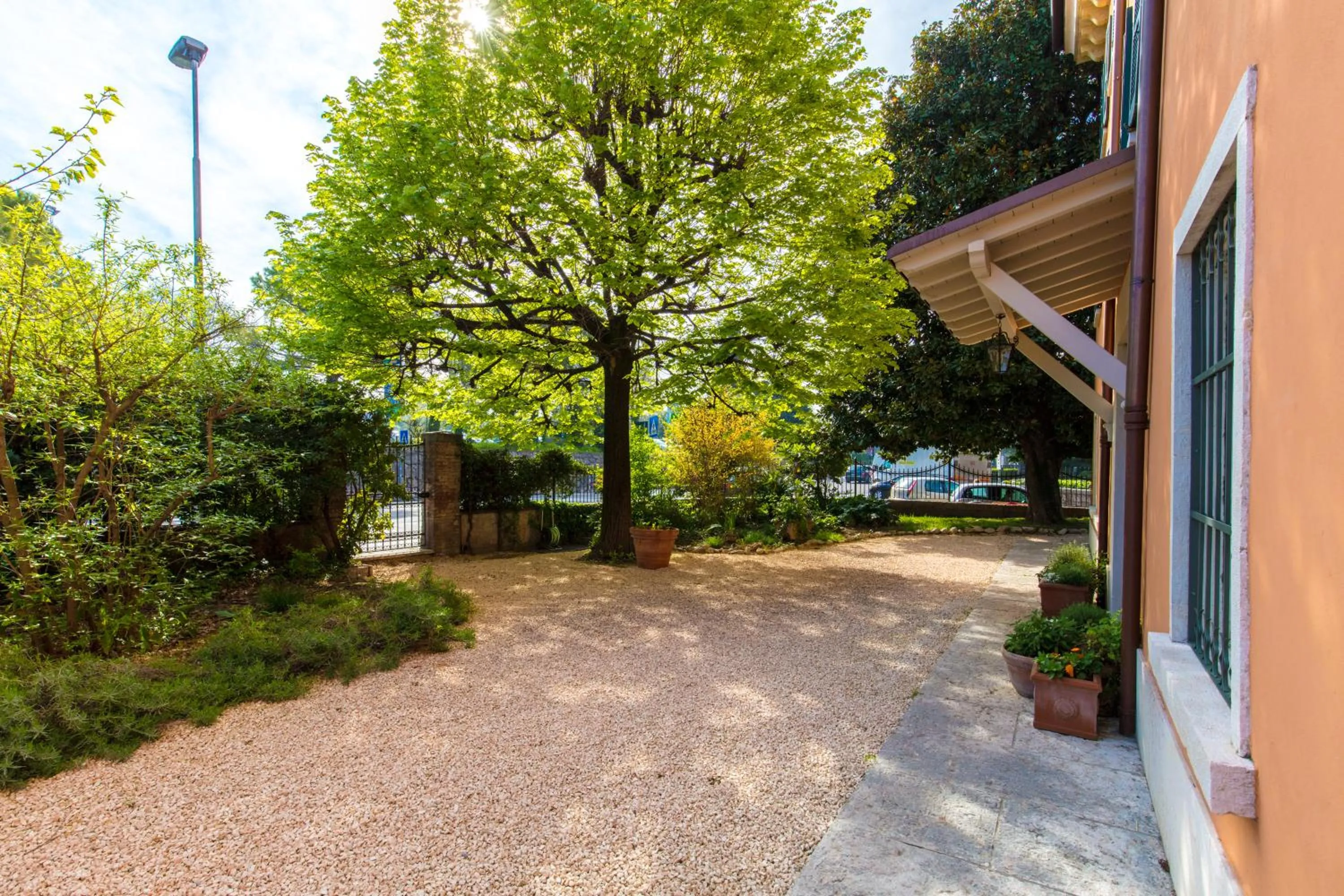 Facade/entrance in CasaBiondani Lazise