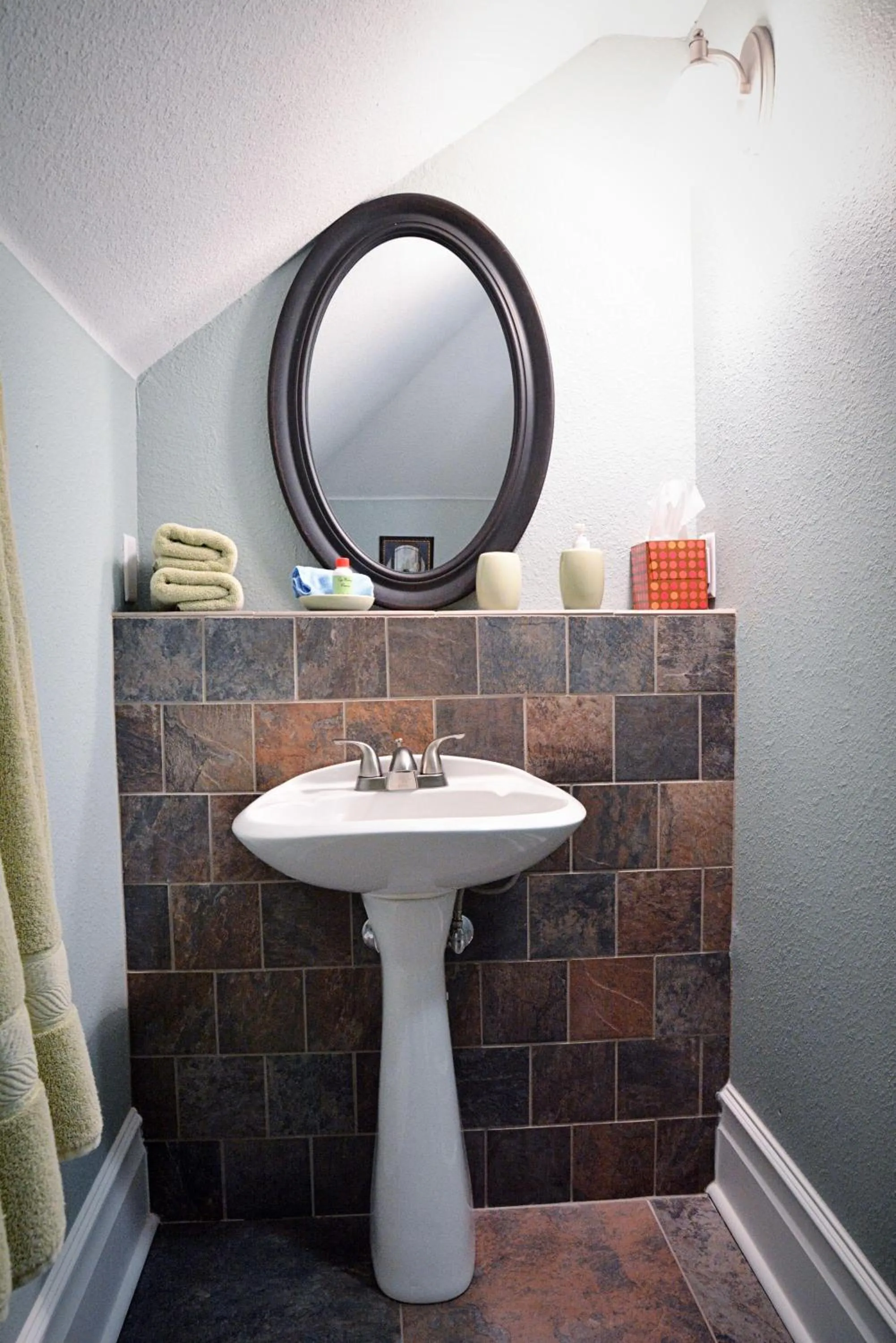 Bathroom in Iron Horse Inn