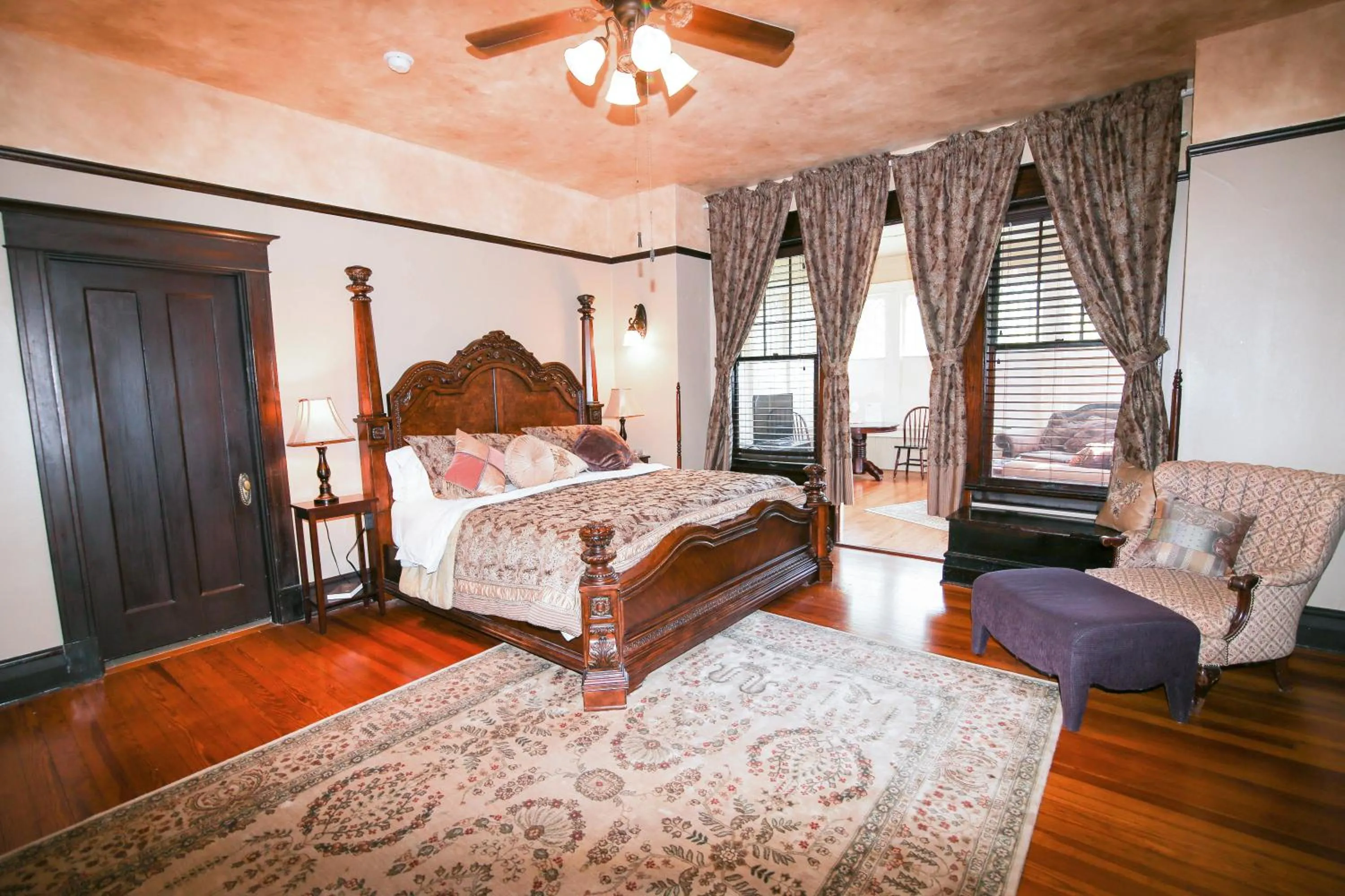 Bed in Iron Horse Inn