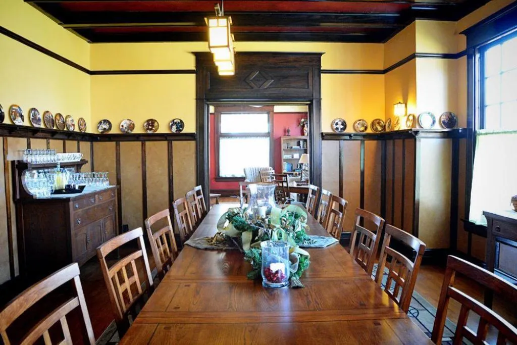 Dining area in Iron Horse Inn
