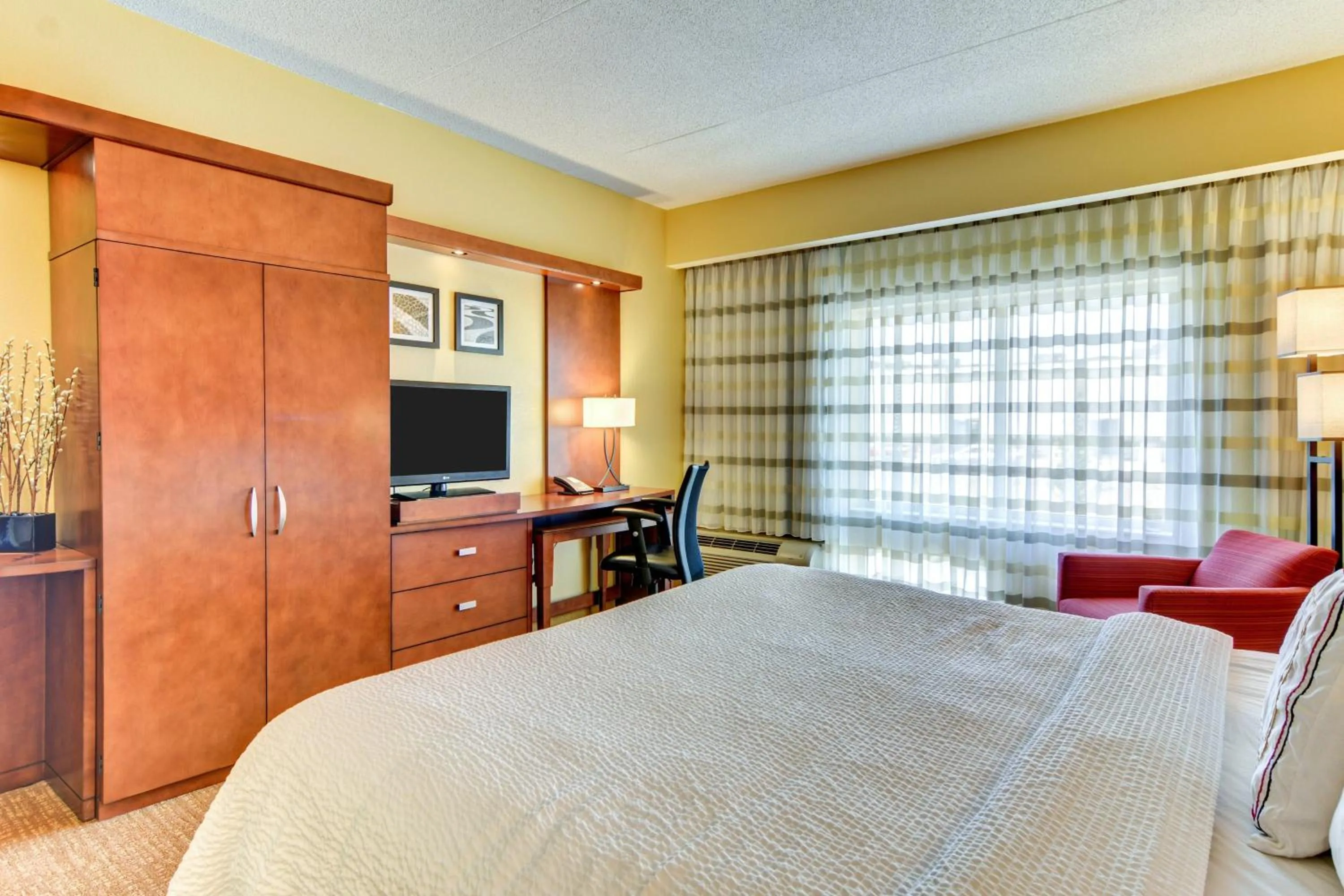 Bedroom, Bed in Courtyard by Marriott Bridgeport Clarksburg