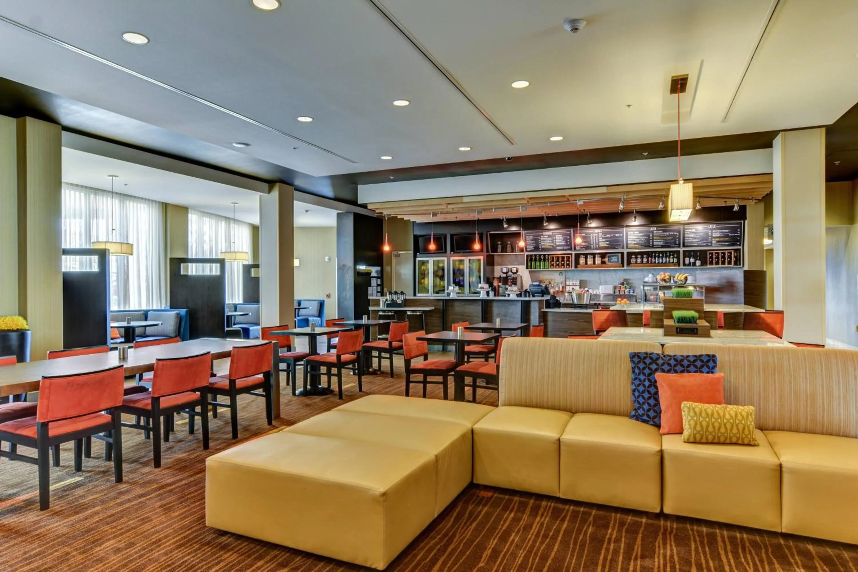 Lobby or reception in Courtyard by Marriott Bridgeport Clarksburg