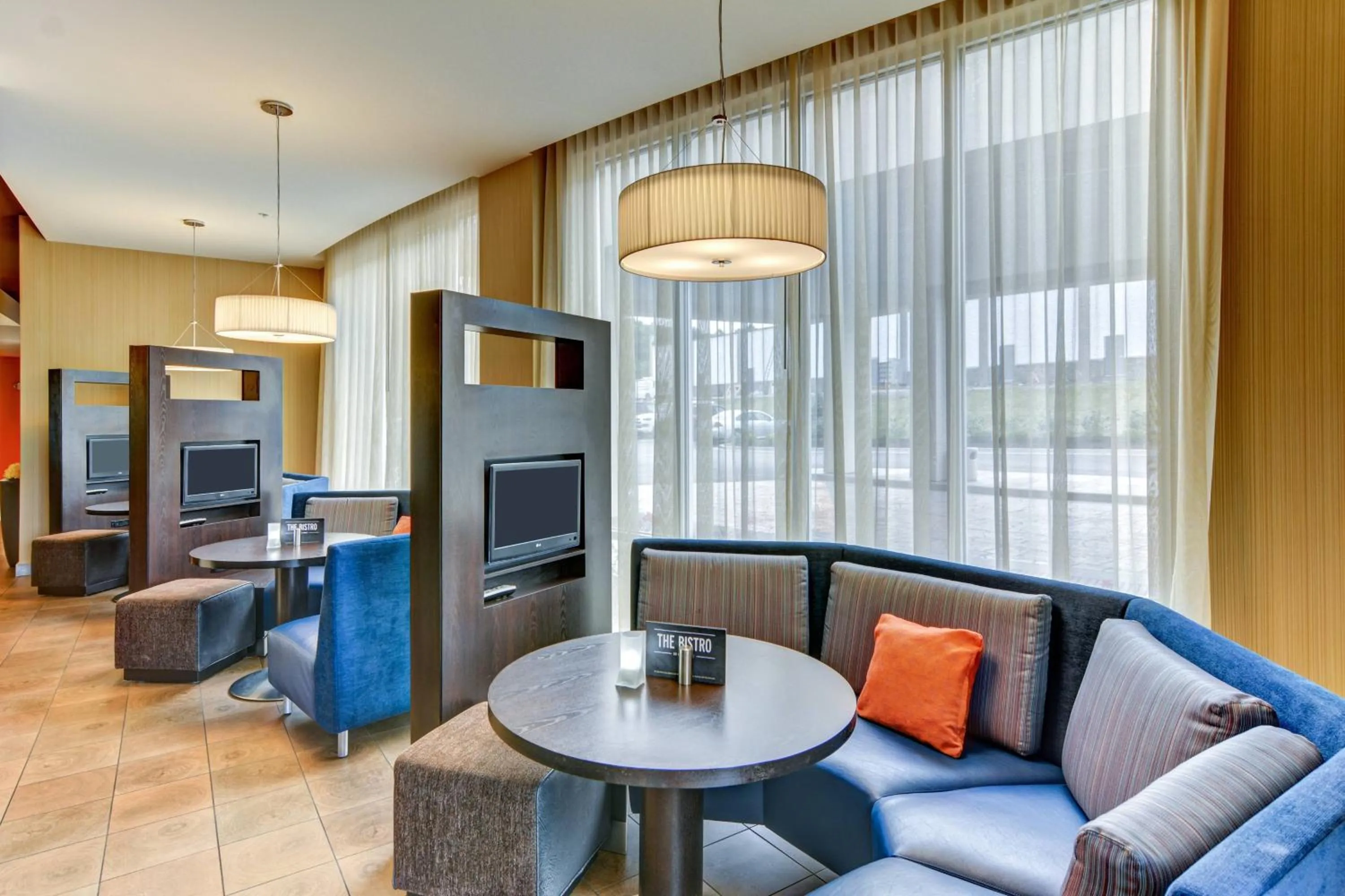 Restaurant/places to eat in Courtyard by Marriott Bridgeport Clarksburg