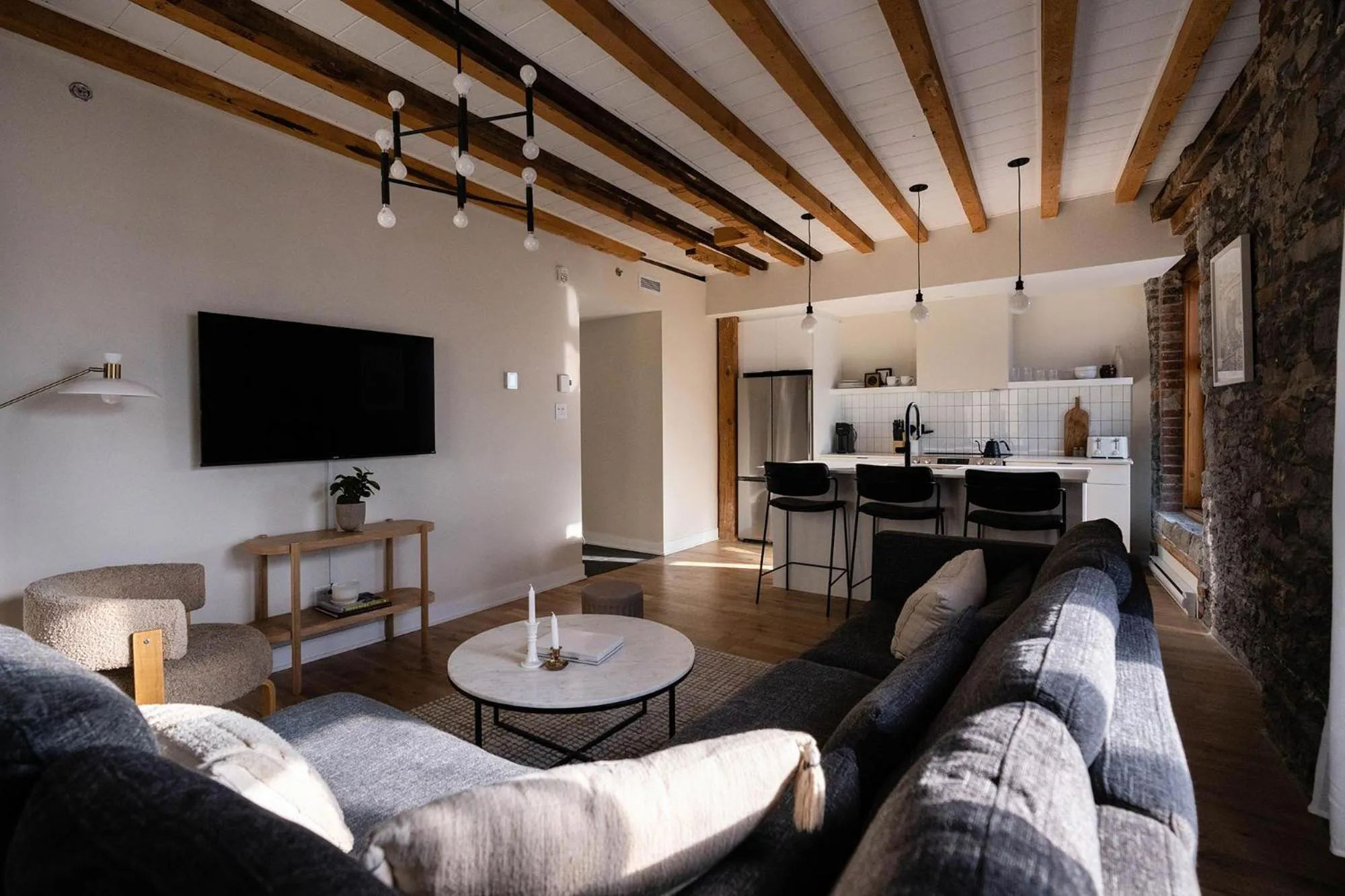 TV and multimedia in Maison Place Royale by Luxury In Transit