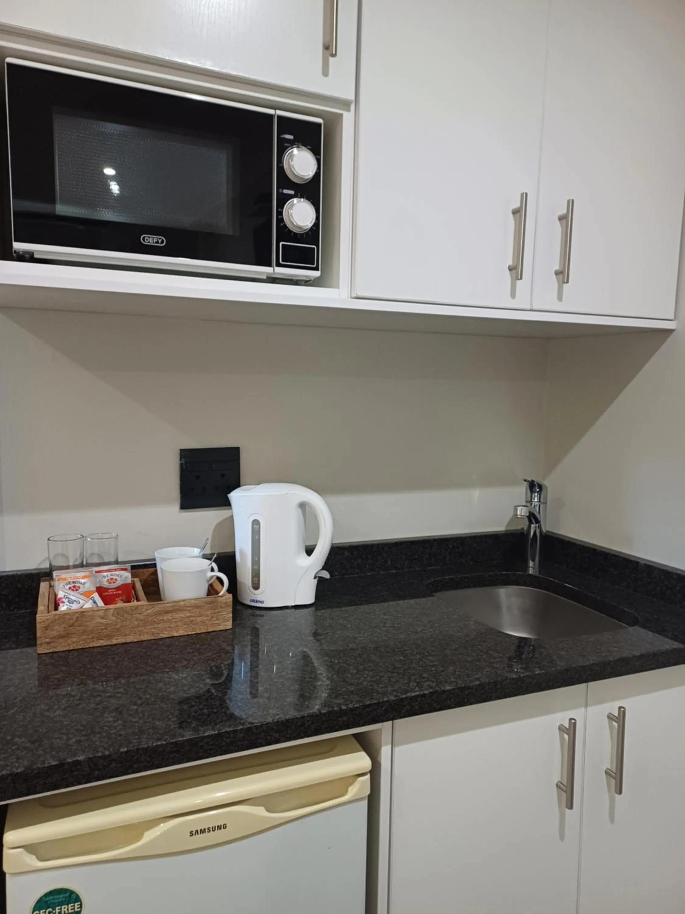 Loddey`s Guest House - by Beach Collection