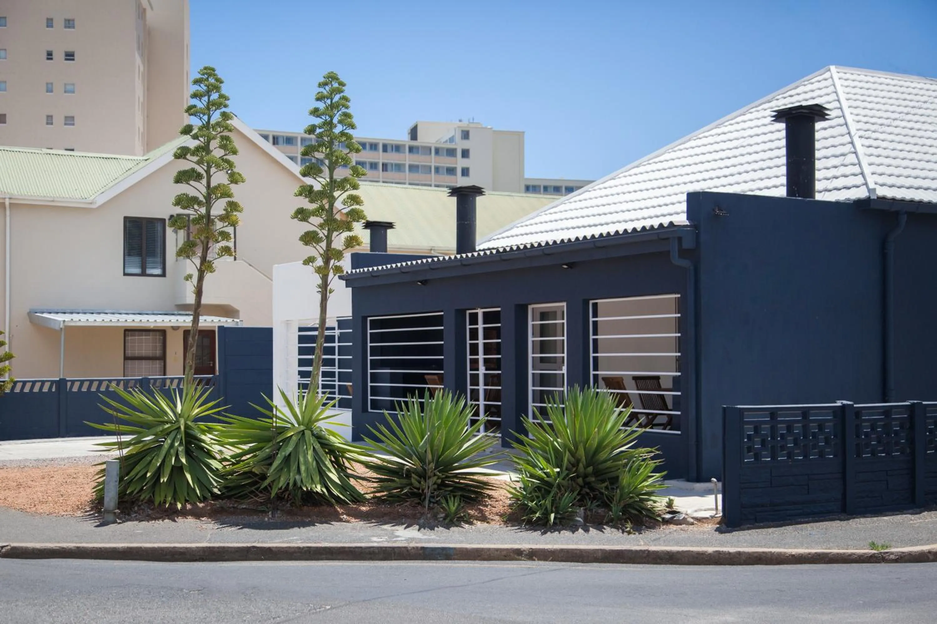 Loddey`s Guest House - by Beach Collection