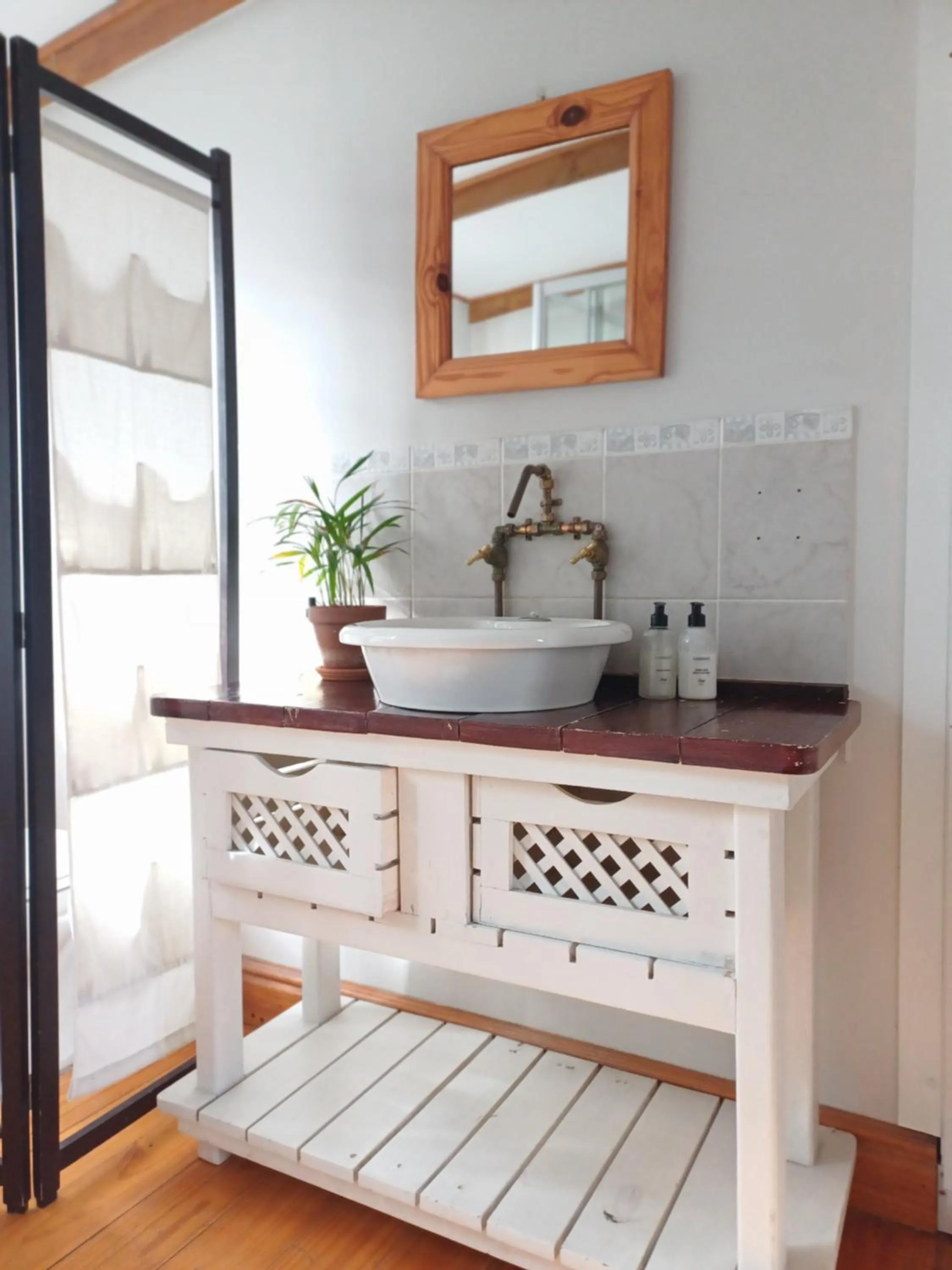 Loddey`s Guest House - by Beach Collection