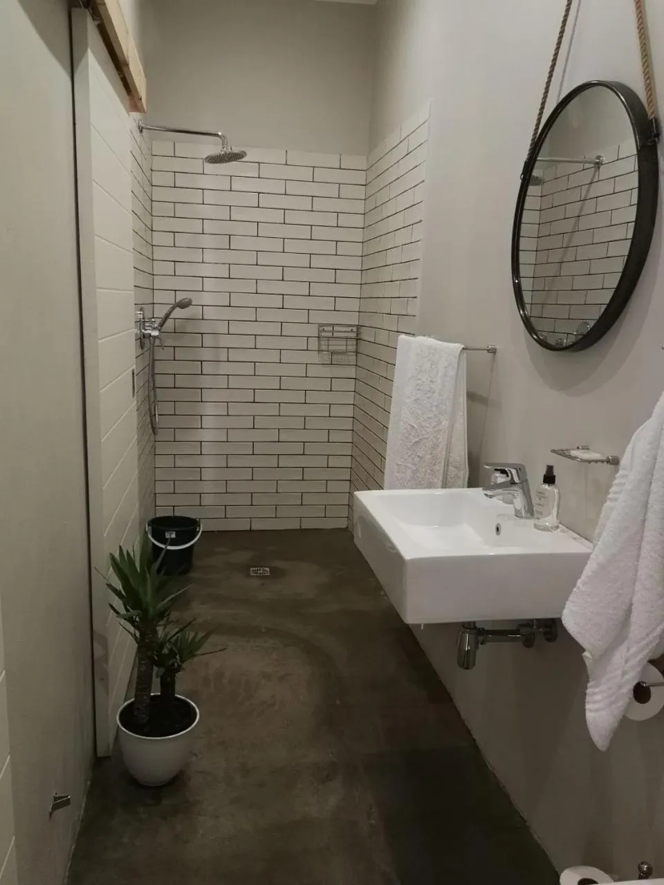 Shower in Loddey`s Guest House - by Beach Collection