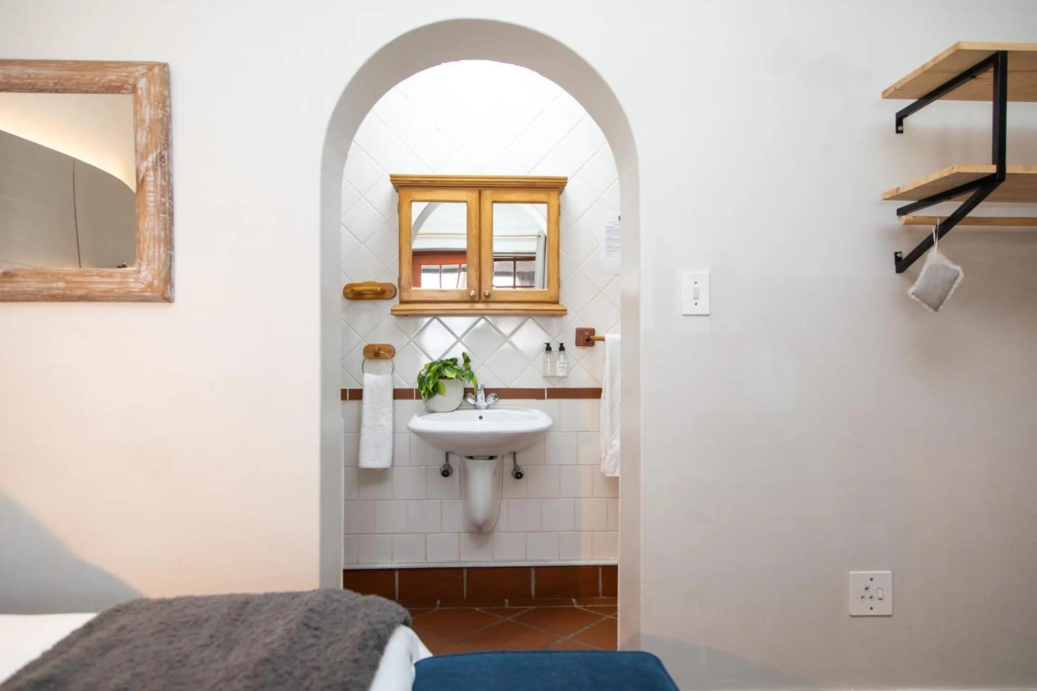 Bathroom in Loddey`s Guest House - by Beach Collection