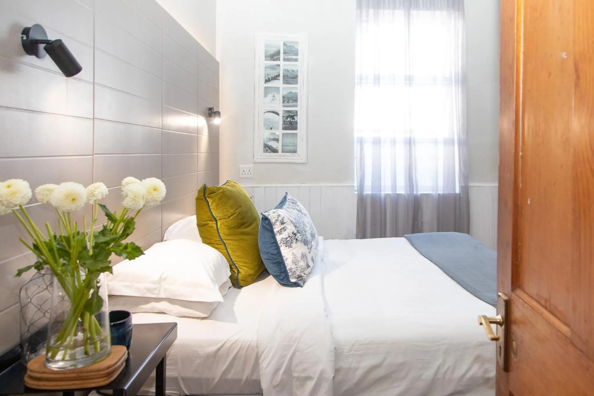 Bed in Loddey`s Guest House - by Beach Collection