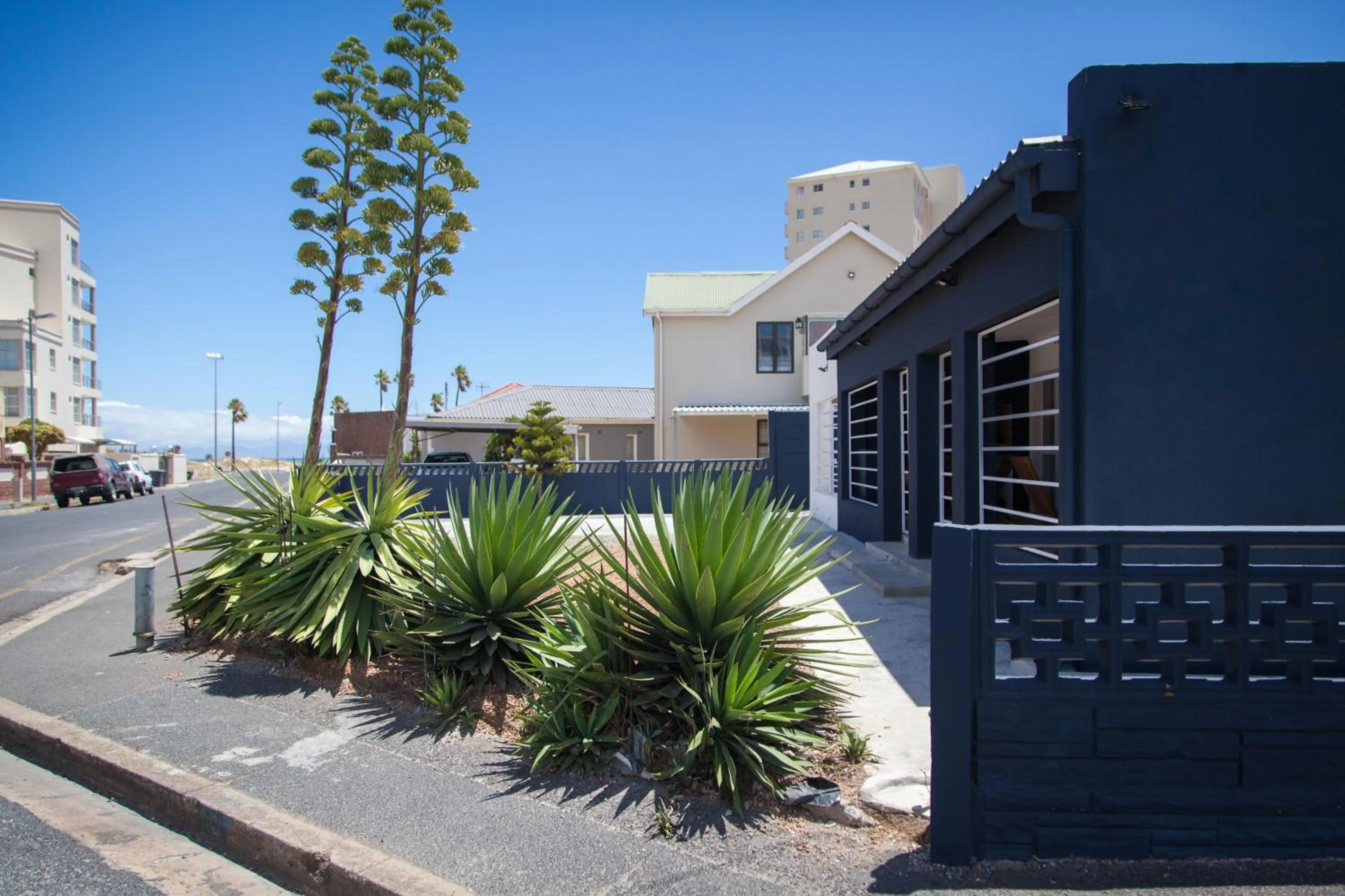 Loddey`s Guest House - by Beach Collection