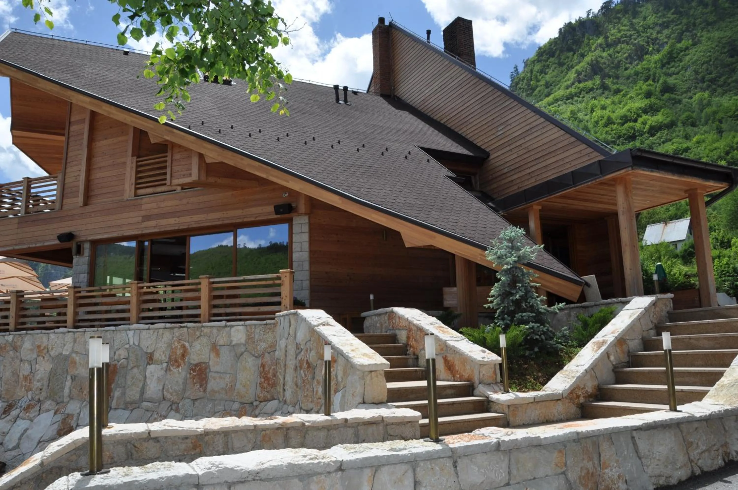 Property building in Motel Tara MB