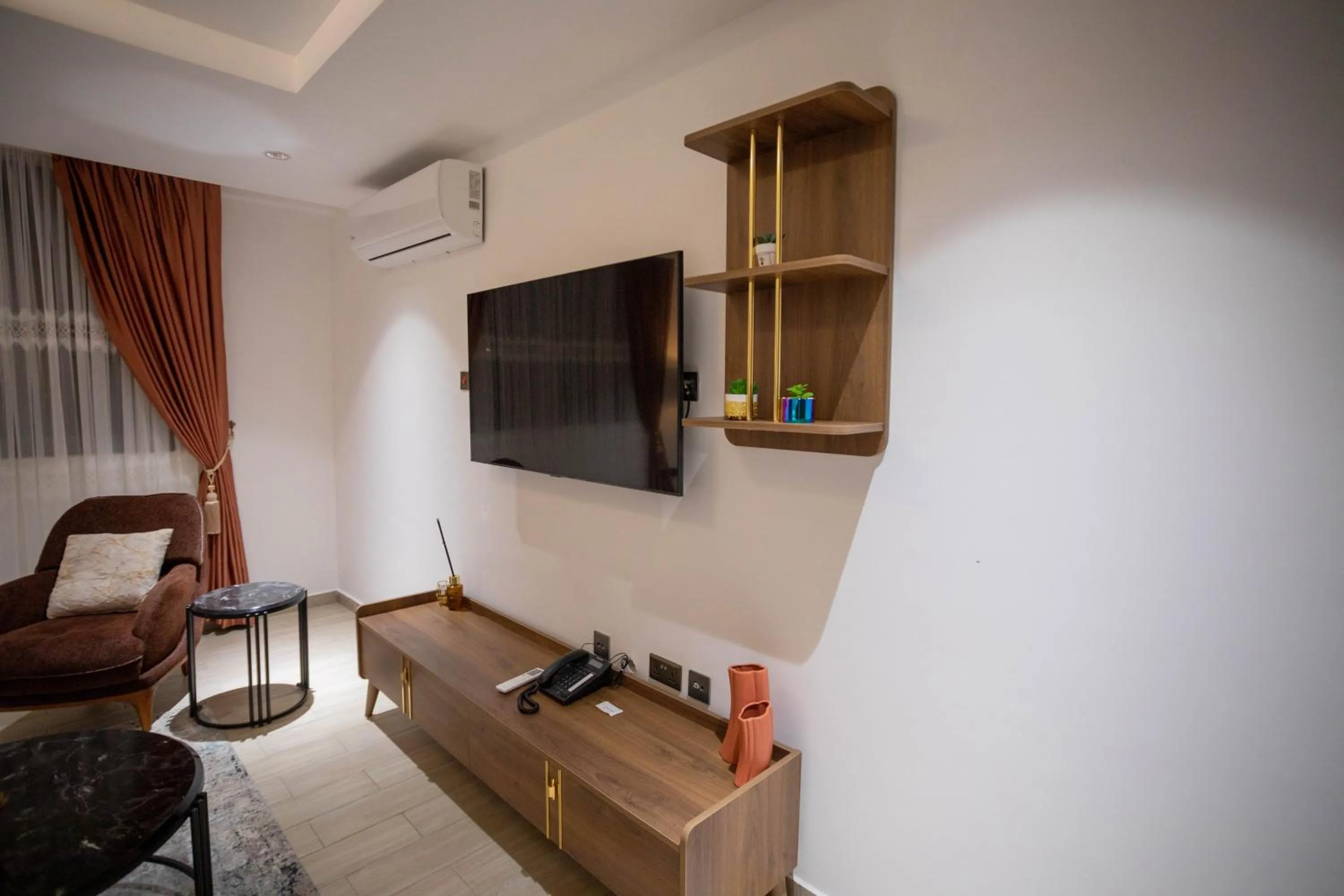 TV and multimedia in Veronique Heights