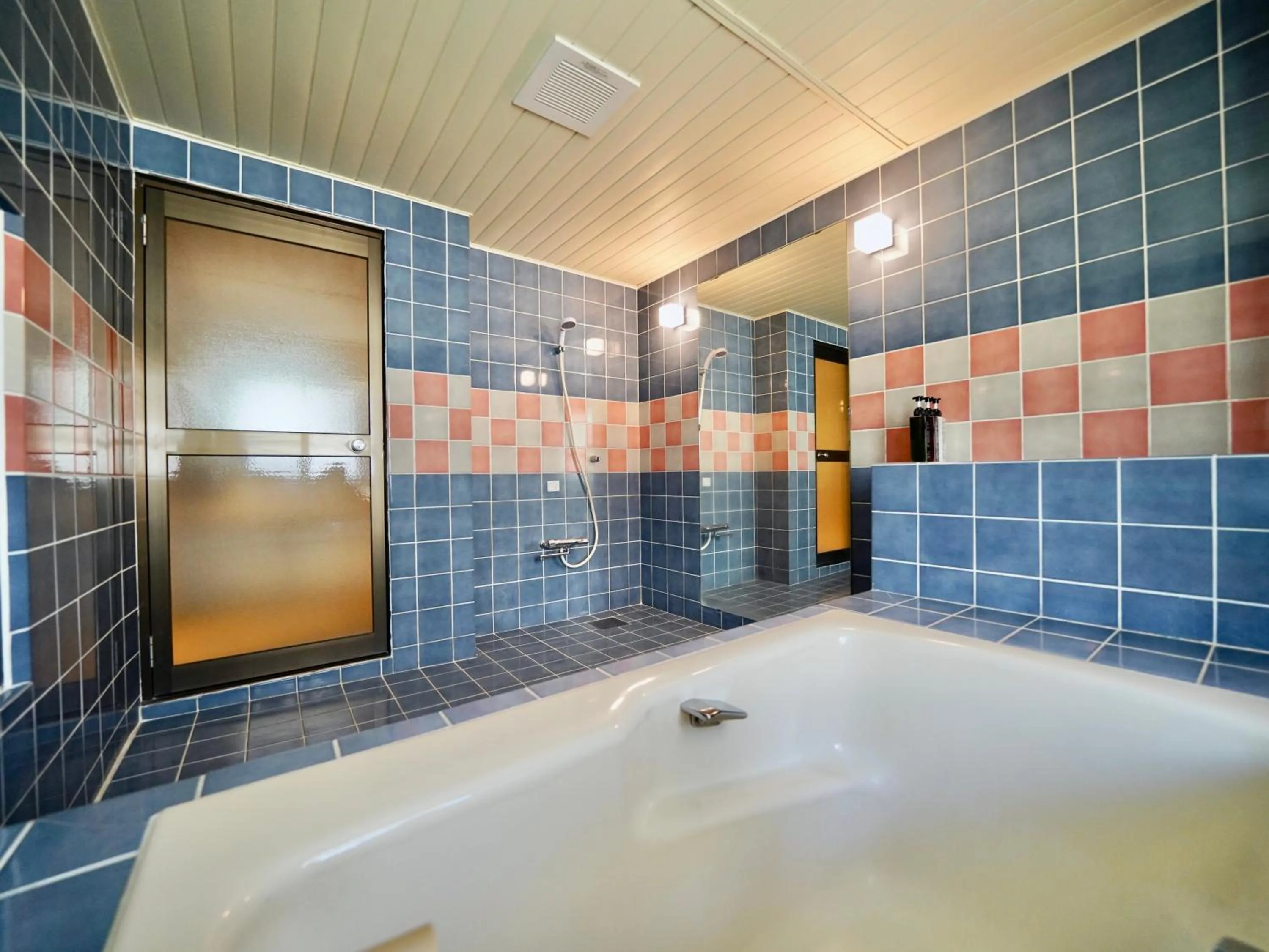 Bathroom in Hotel Ishigaki and Chikonkiya