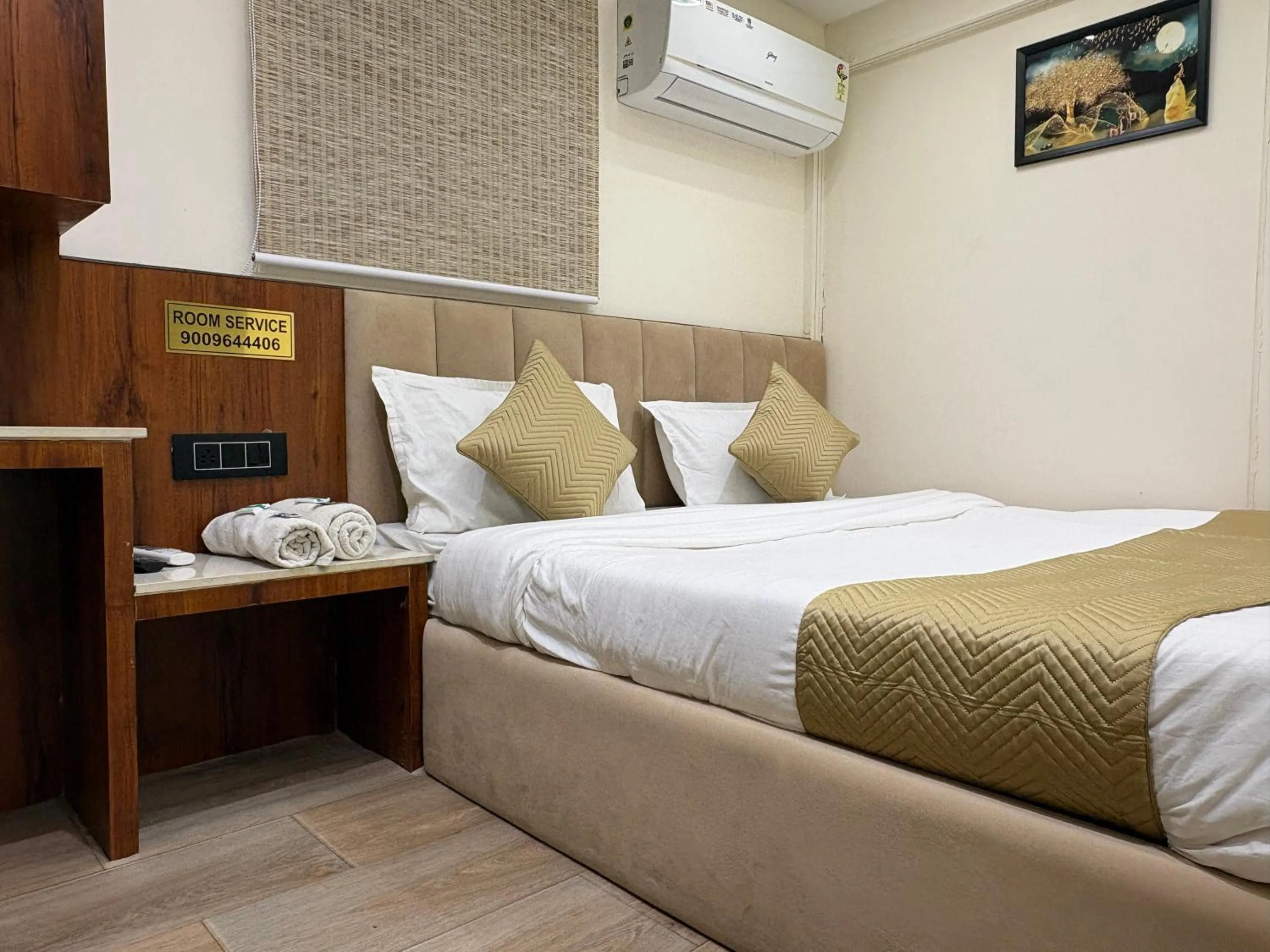 Bed in Hotel Anantshree Inn Shree Mahakaleshwar Temple Ujjain
