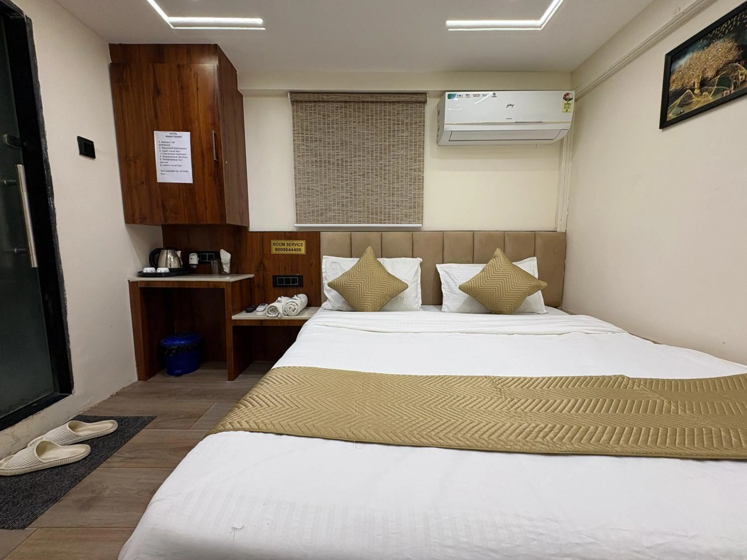 Bedroom, Bed in Hotel Anantshree Inn Shree Mahakaleshwar Temple Ujjain