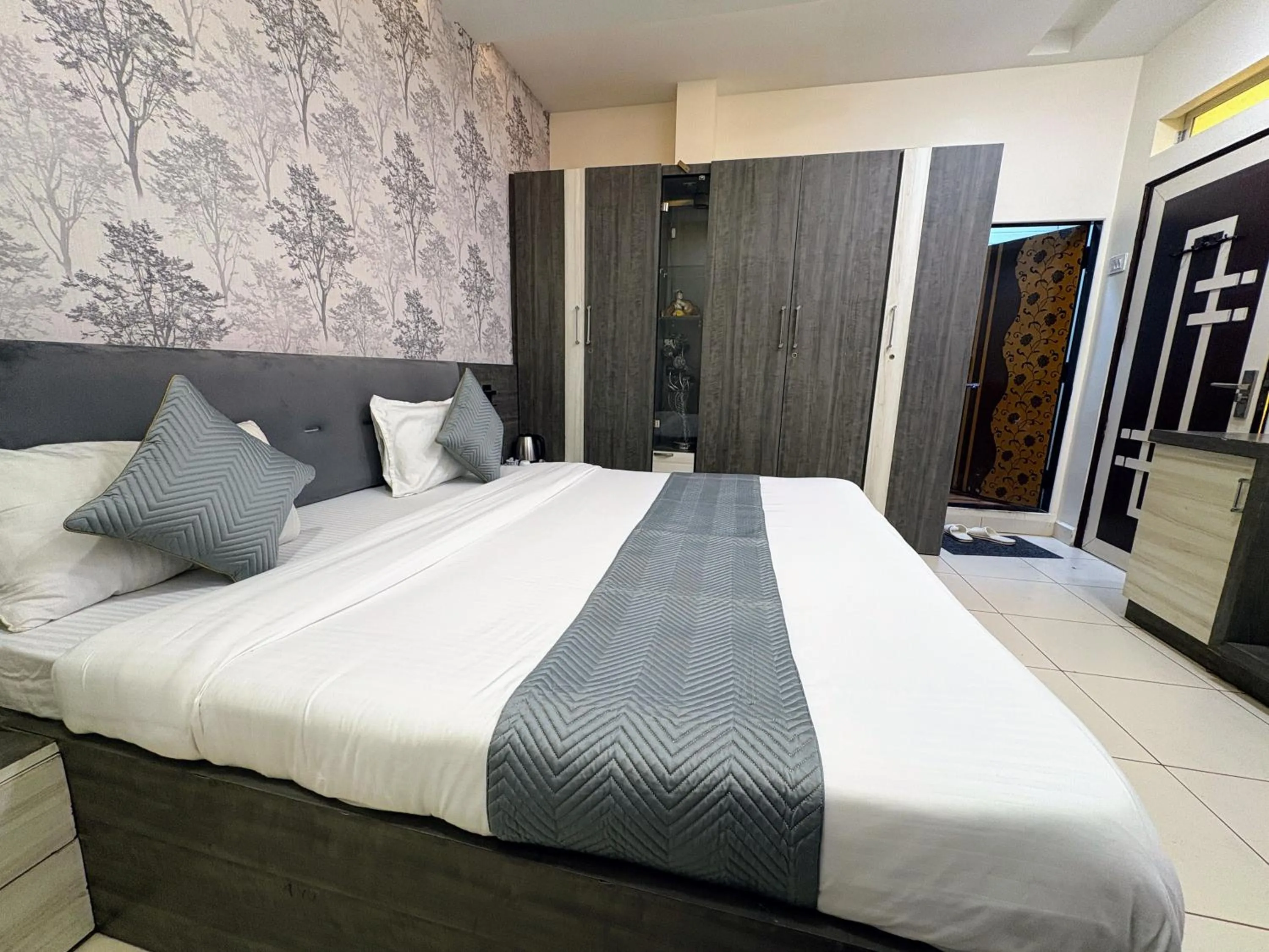 Bedroom, Bed in Hotel Anantshree Inn Shree Mahakaleshwar Temple Ujjain