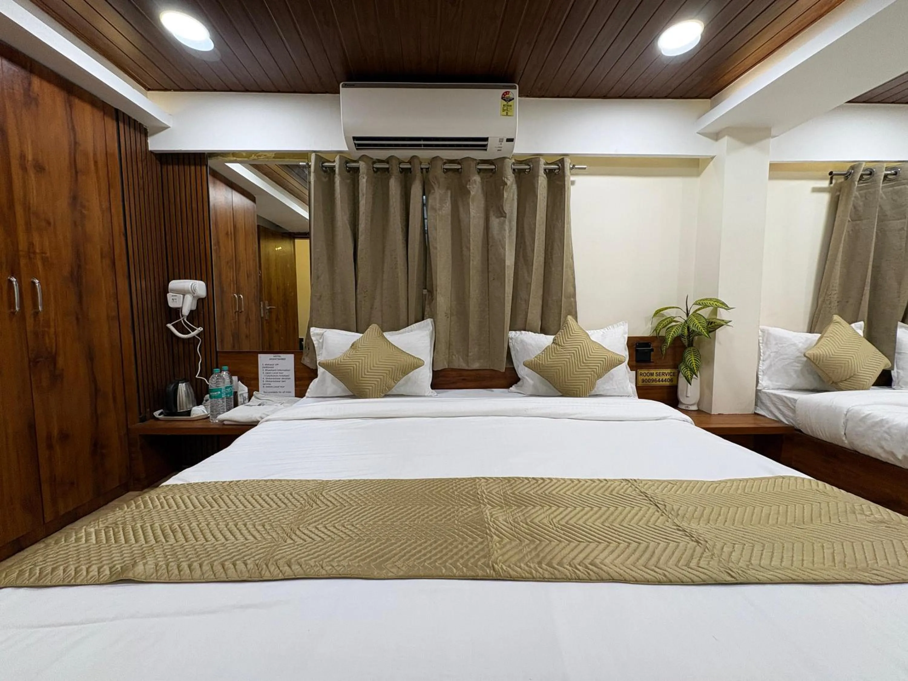 Bed in Hotel Anantshree Inn Shree Mahakaleshwar Temple Ujjain