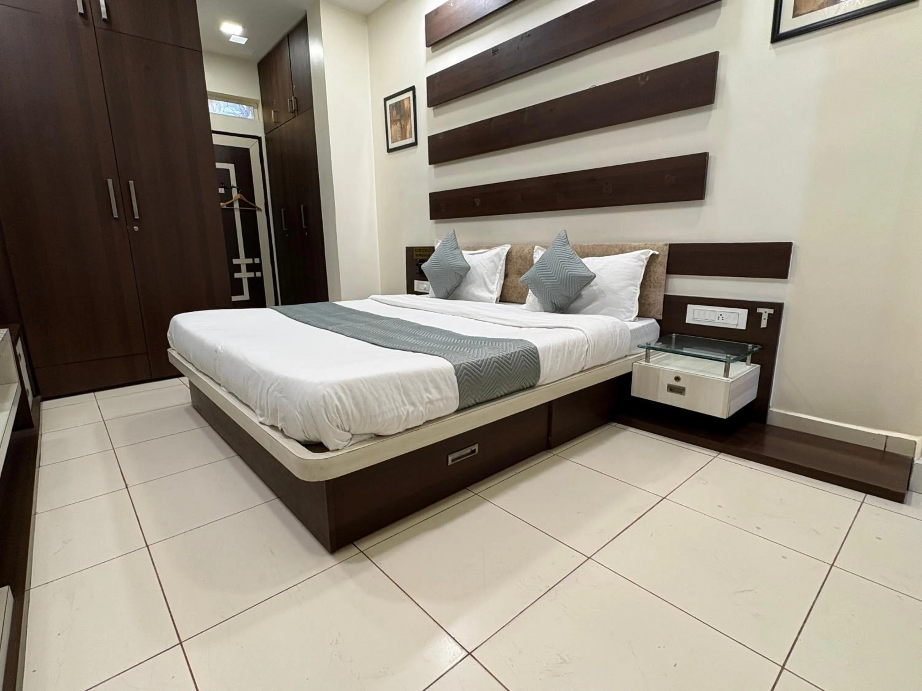 Bedroom, Bed in Hotel Anantshree Inn Shree Mahakaleshwar Temple Ujjain