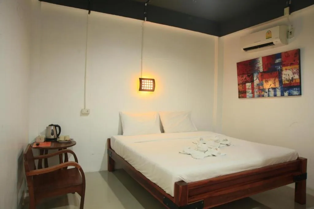 Bed in Hometel Hotel