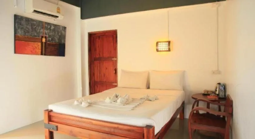 Bed in Hometel Hotel