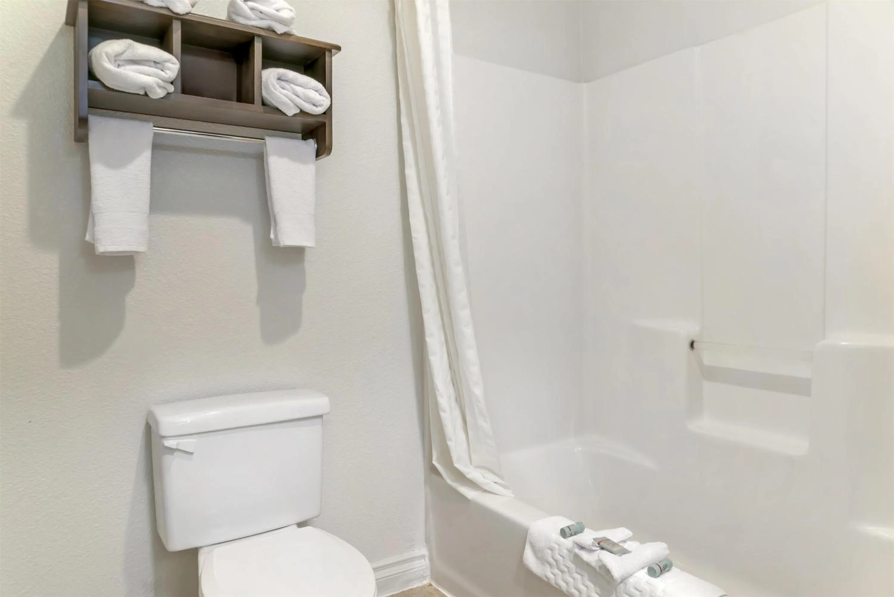 Bathroom in Best Western Port Huron Blue Water Bridge