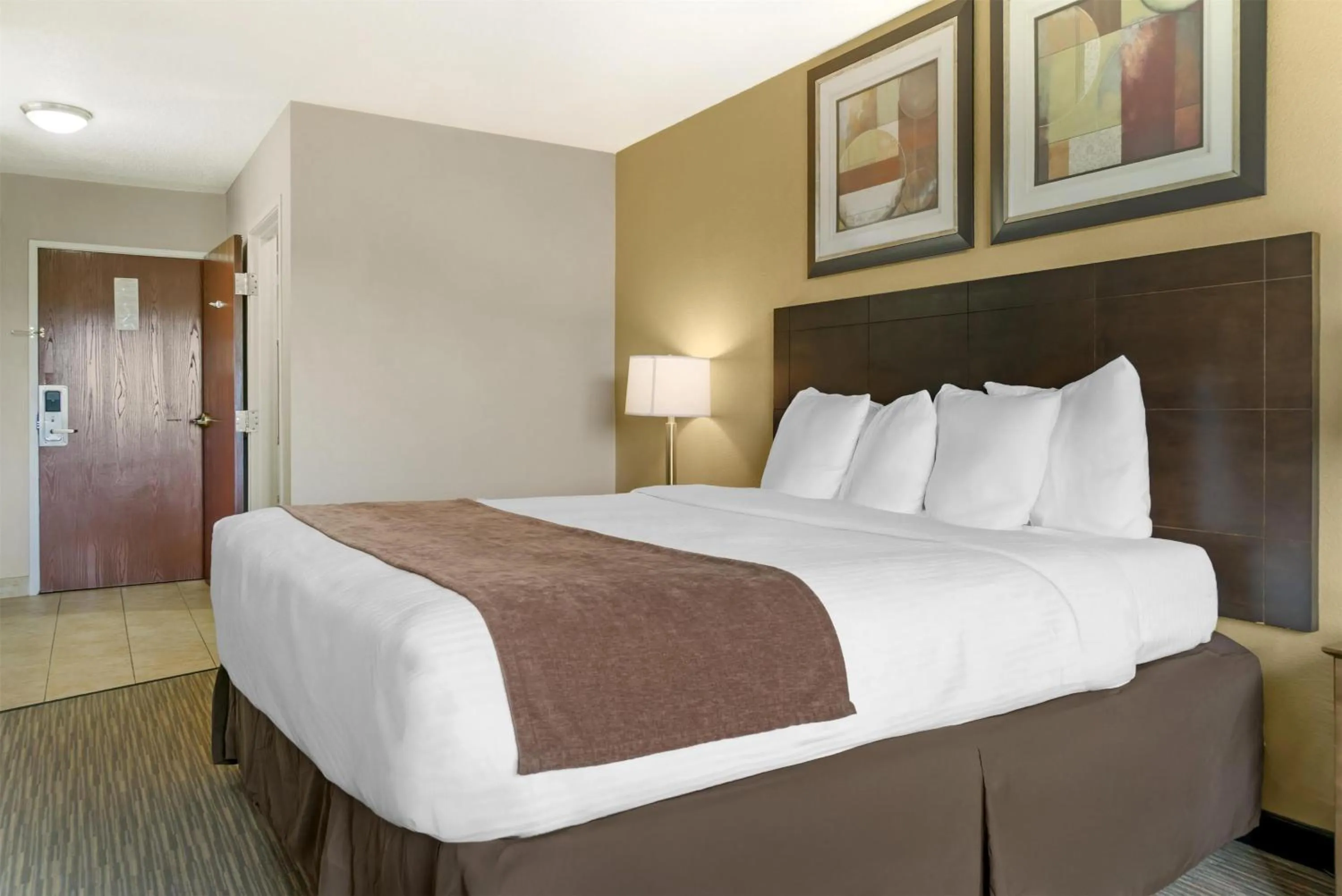 Bedroom, Bed in Best Western Port Huron Blue Water Bridge