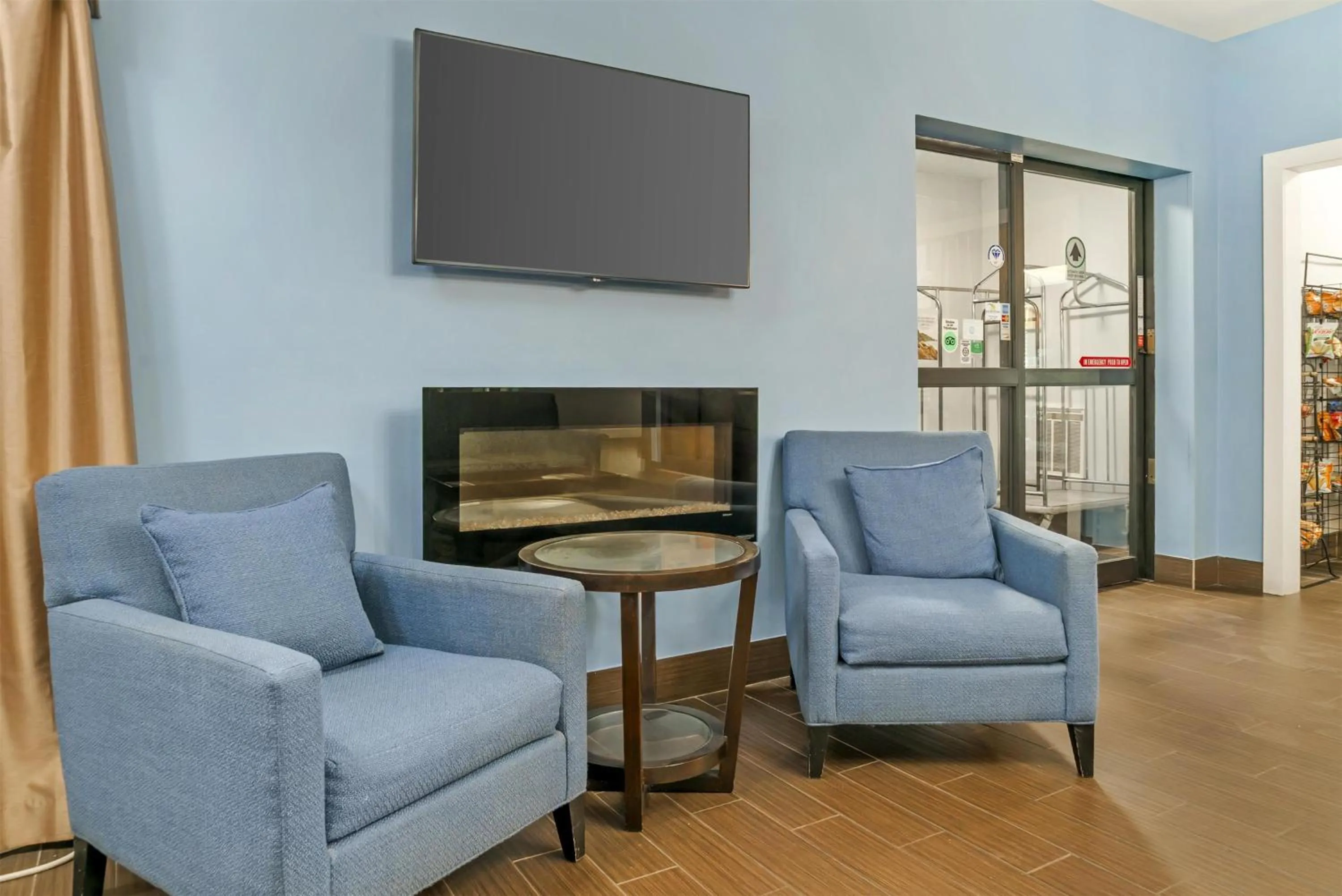 Lobby or reception in Best Western Port Huron Blue Water Bridge
